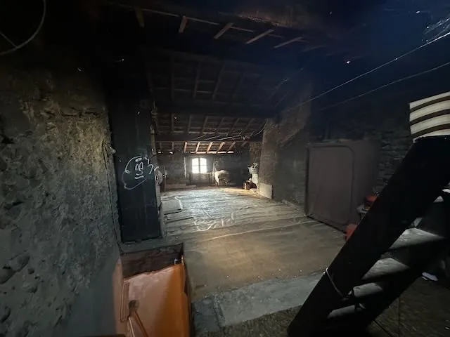 Maison de village à vendre à Marcigny avec 2 chambres et grand garage 