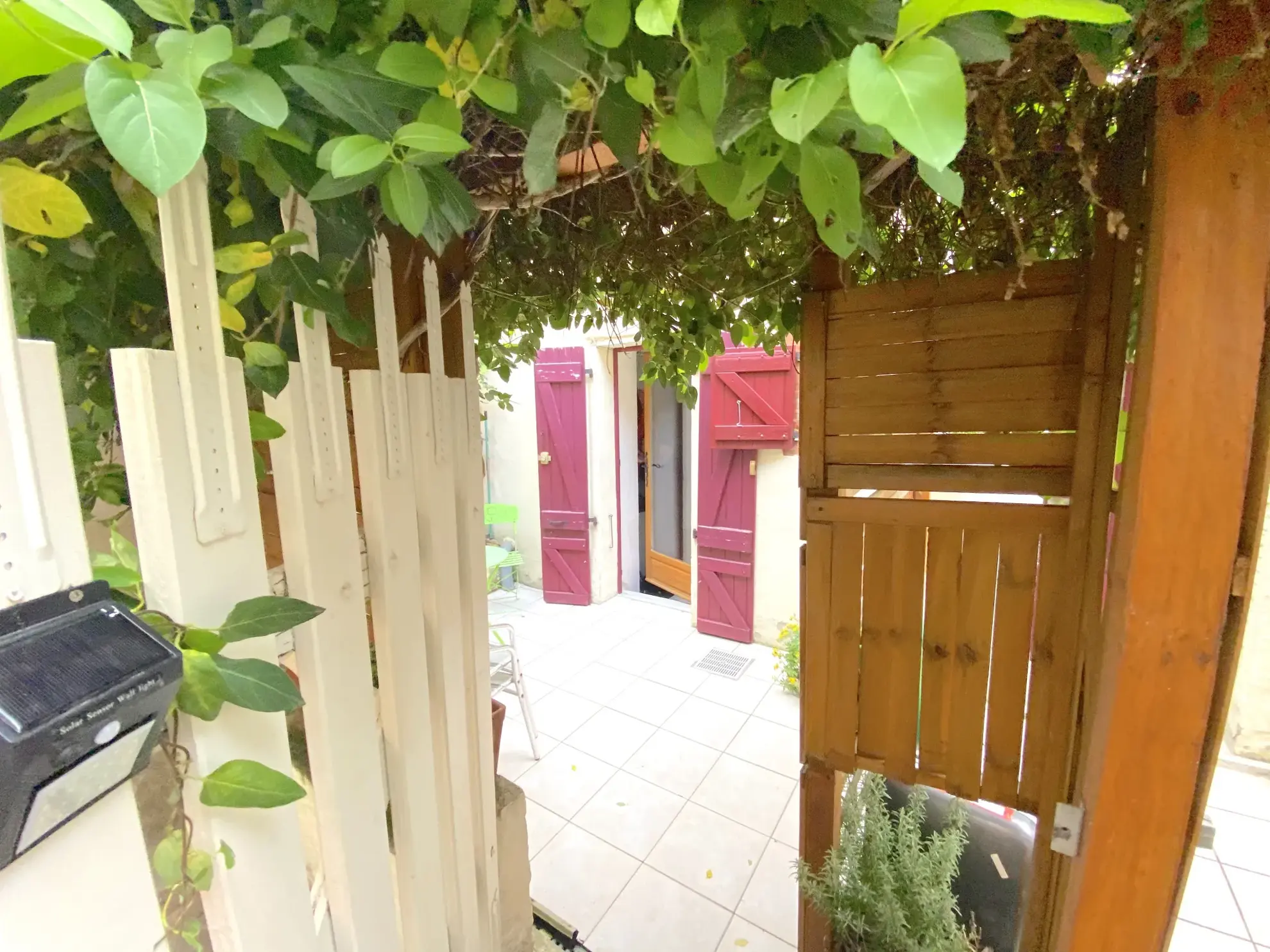 Immeuble en Chartreuse à Toulouse avec deux appartements et terrasse - Opportunité d'investissement 