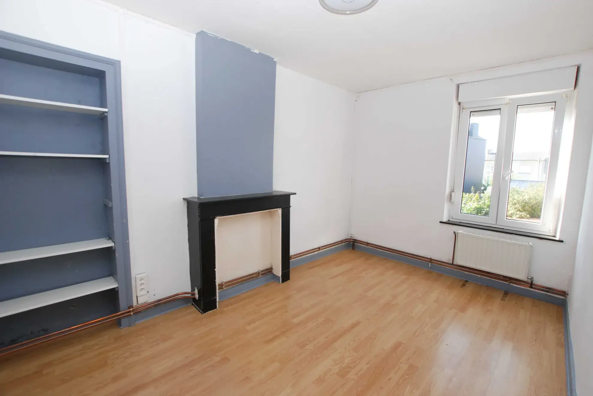 À vendre maison semi-individuelle à Jeumont avec 5 chambres et terrasse 