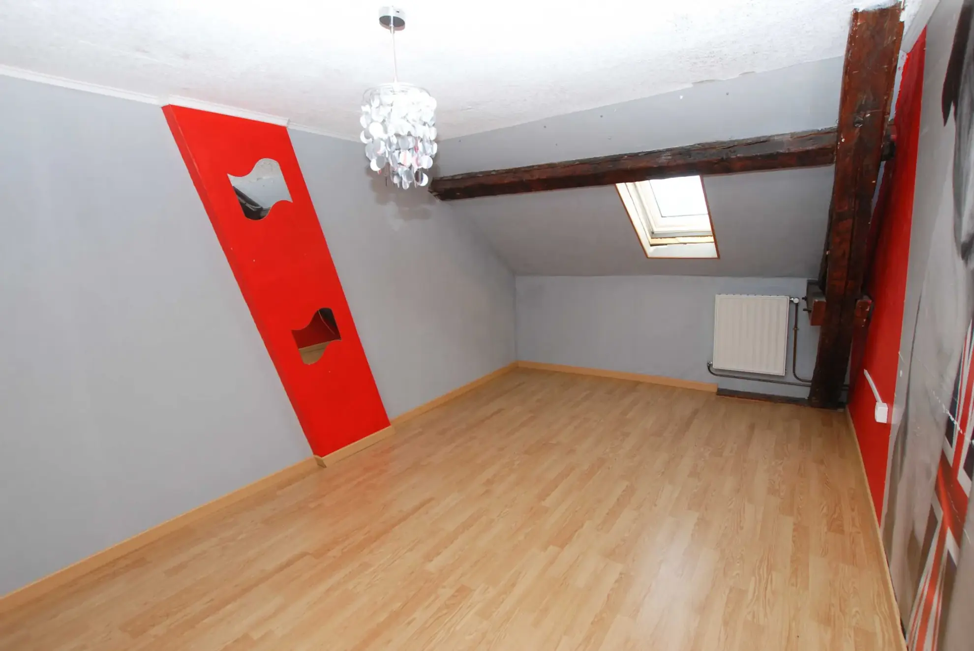 À vendre maison semi-individuelle à Jeumont avec 5 chambres et terrasse 