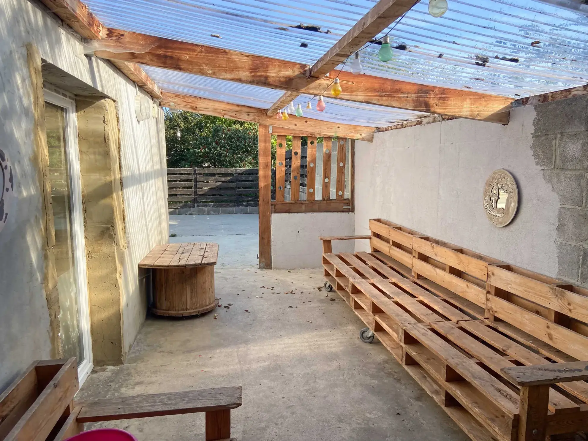 À vendre maison semi-individuelle à Jeumont avec 5 chambres et terrasse 