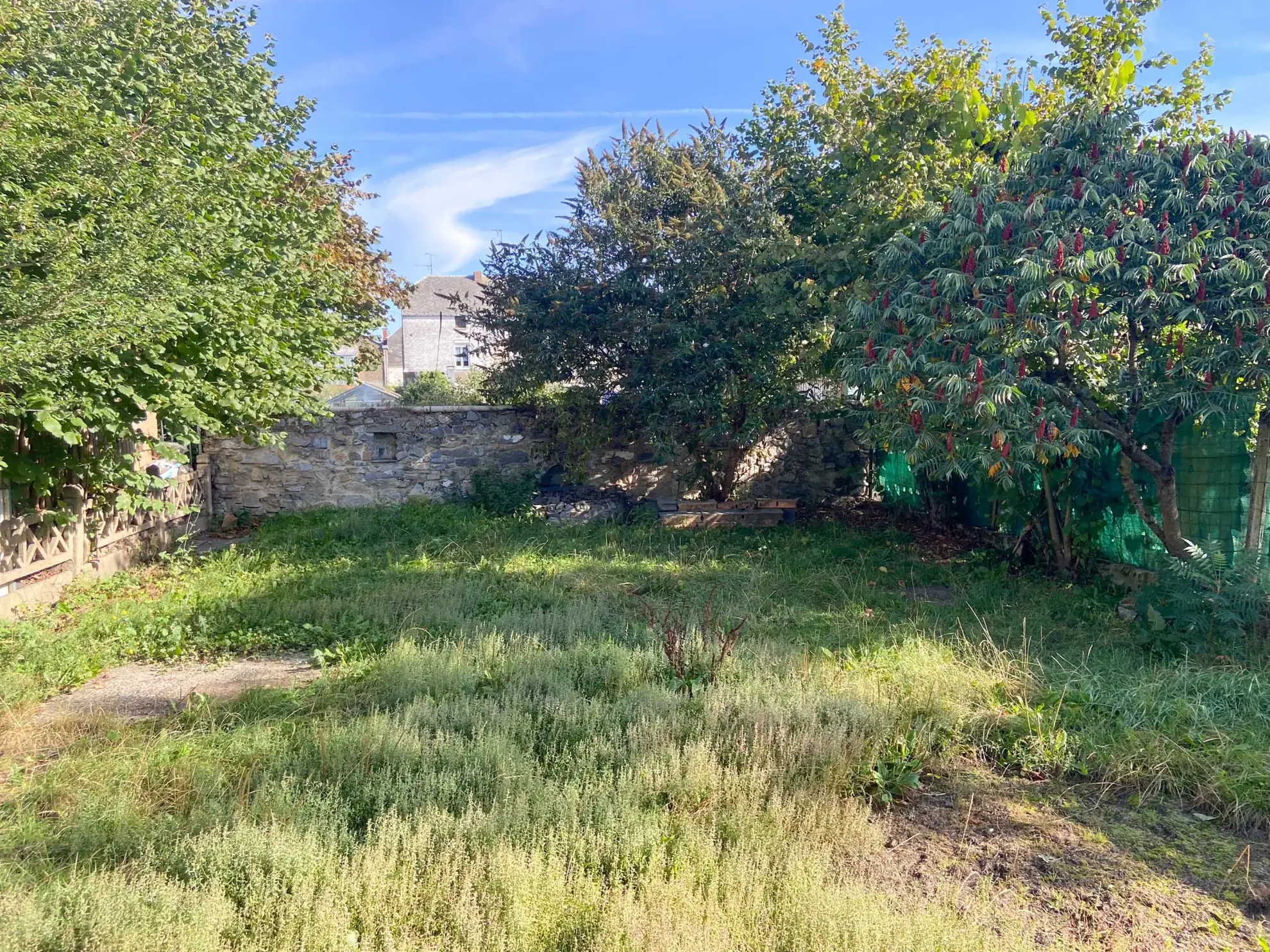 À vendre maison semi-individuelle à Jeumont avec 5 chambres et terrasse 