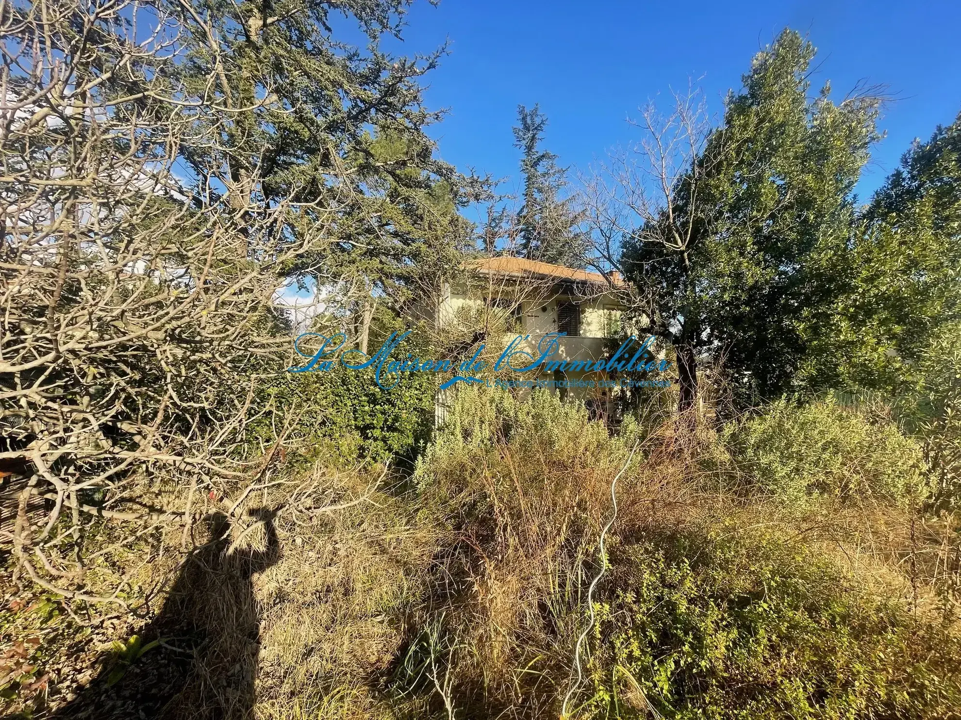 Maison à Saint Privat des Vieux avec 3 chambres et jardin de 484 m² à rénover 