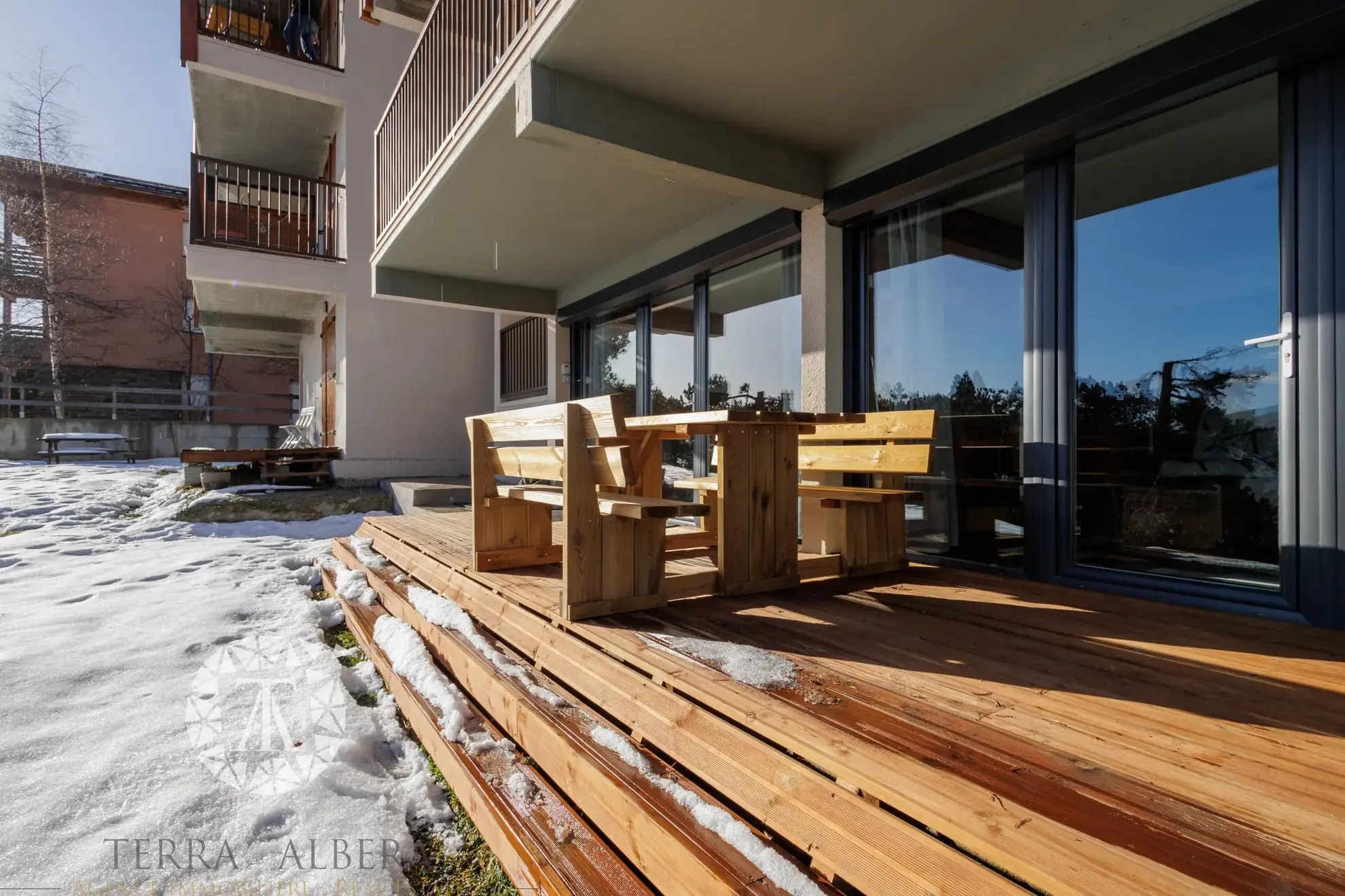 Appartement 3 pièces en rez-de-jardin à Les Angles avec vue montagne et lac 