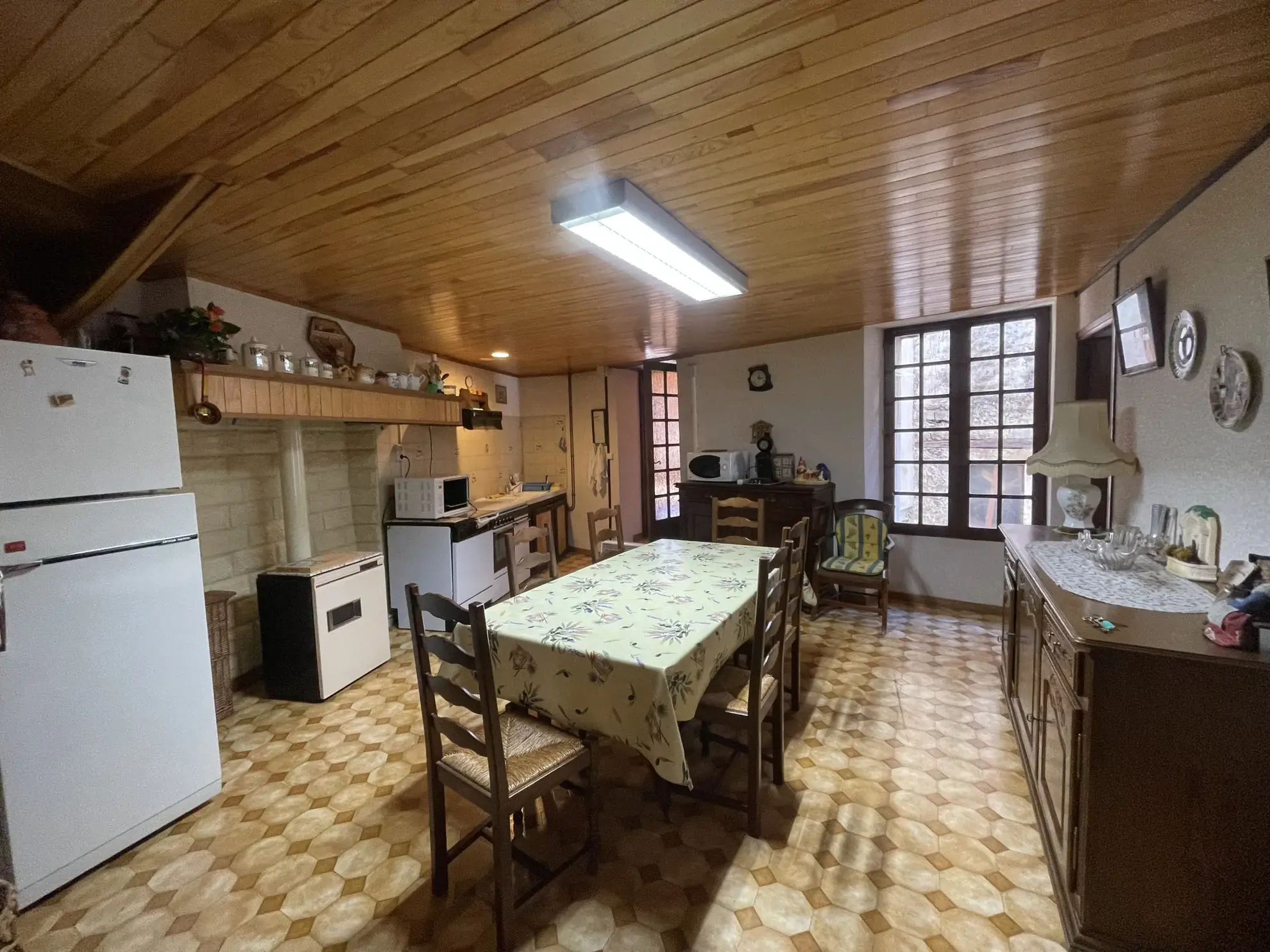 Maison de village en pierres à Brusque avec balcon et vue rivière - 104 m² 