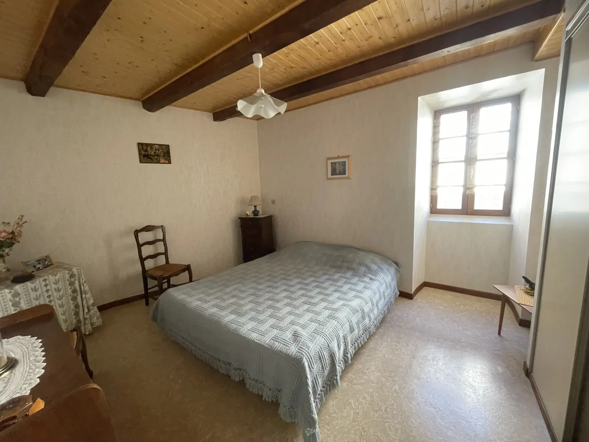 Maison de village en pierres à Brusque avec balcon et vue rivière - 104 m² 