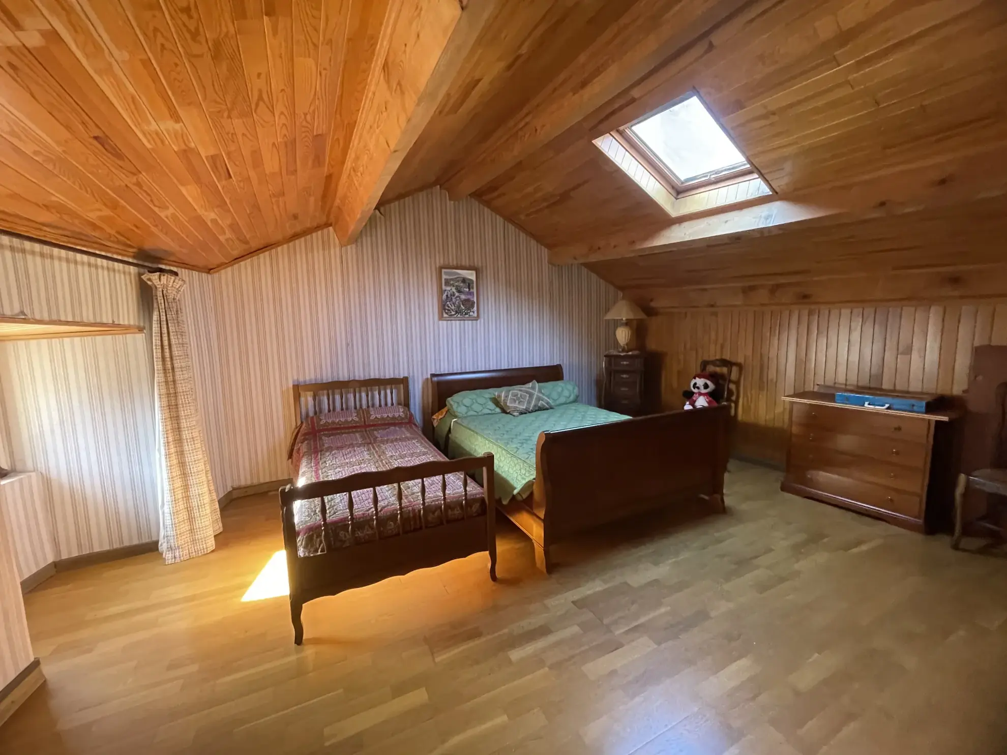 Maison de village en pierres à Brusque avec balcon et vue rivière - 104 m² 