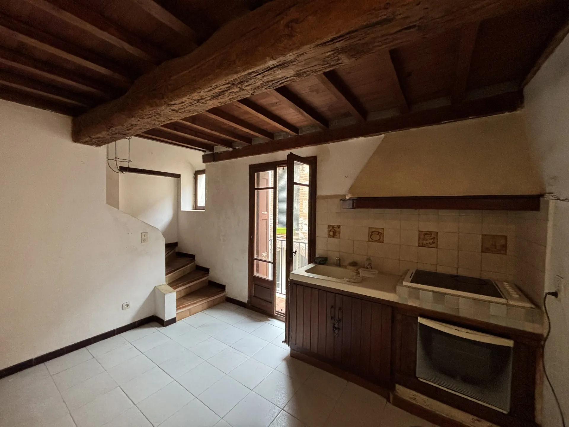 Maison de village à Banyuls-dels-Aspres avec garage - 3 pièces à rafraîchir 