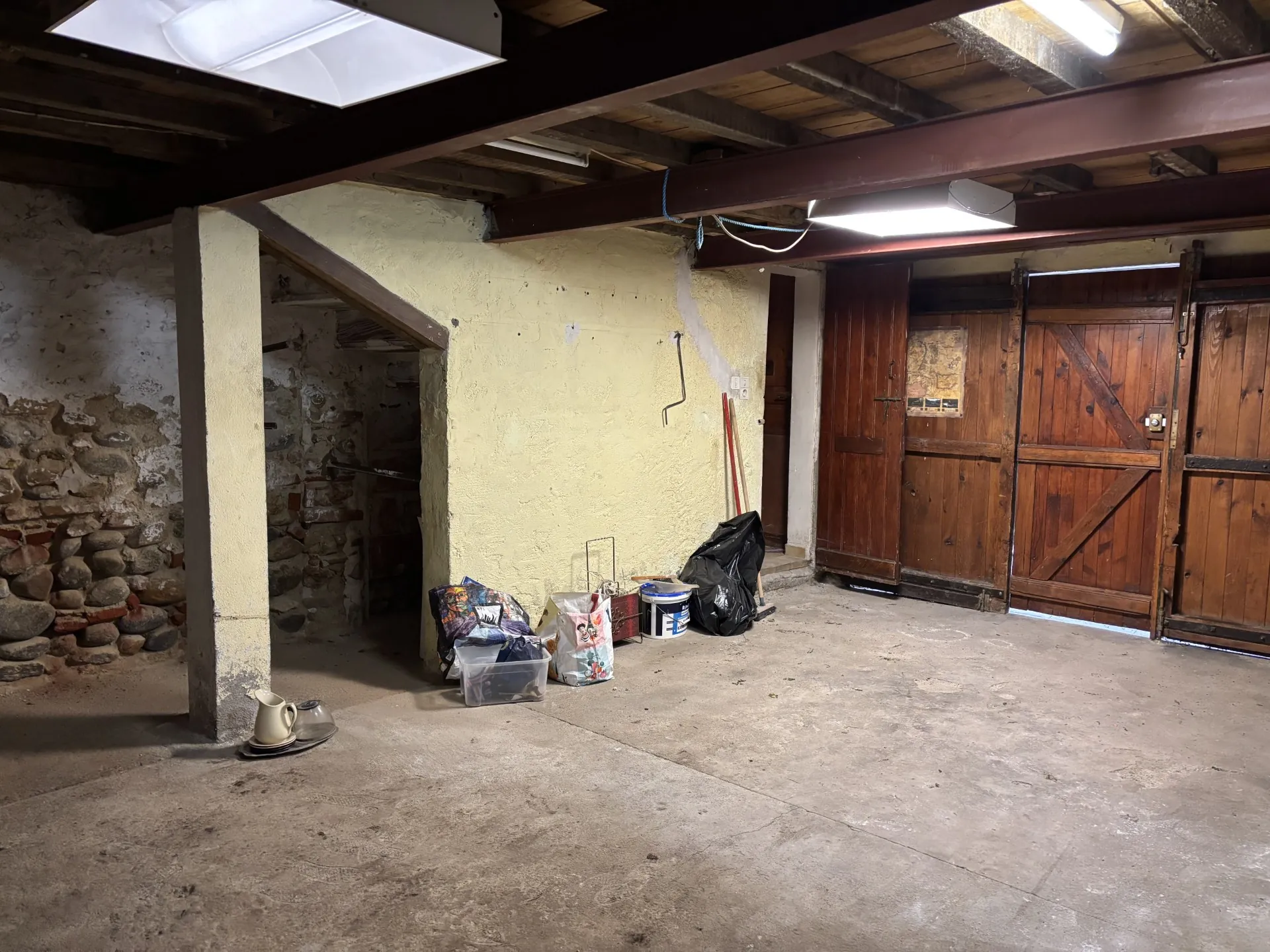 Maison de village à Banyuls-dels-Aspres avec garage - 3 pièces à rafraîchir 