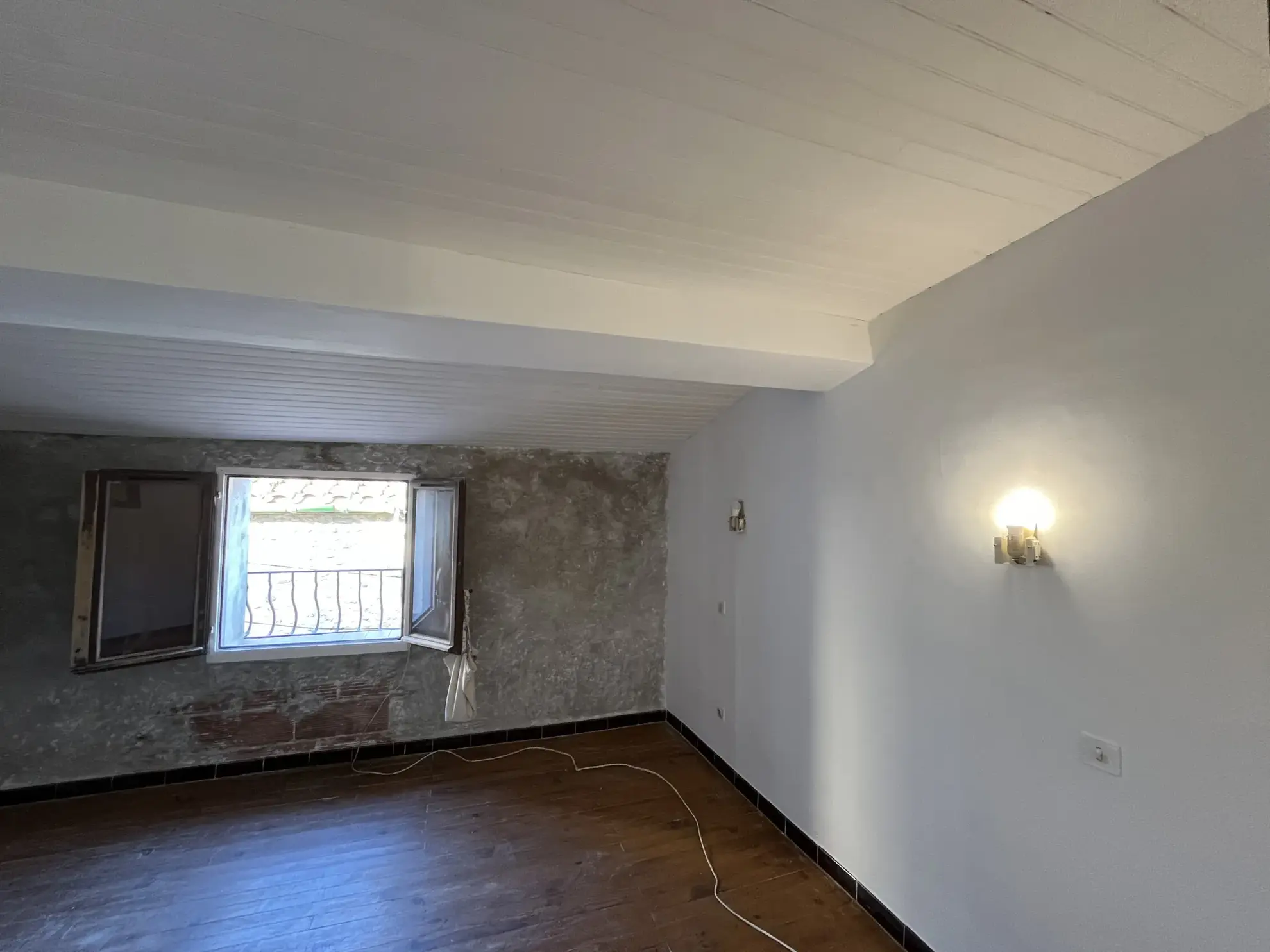 Maison de village à Banyuls-dels-Aspres avec garage - 3 pièces à rafraîchir 