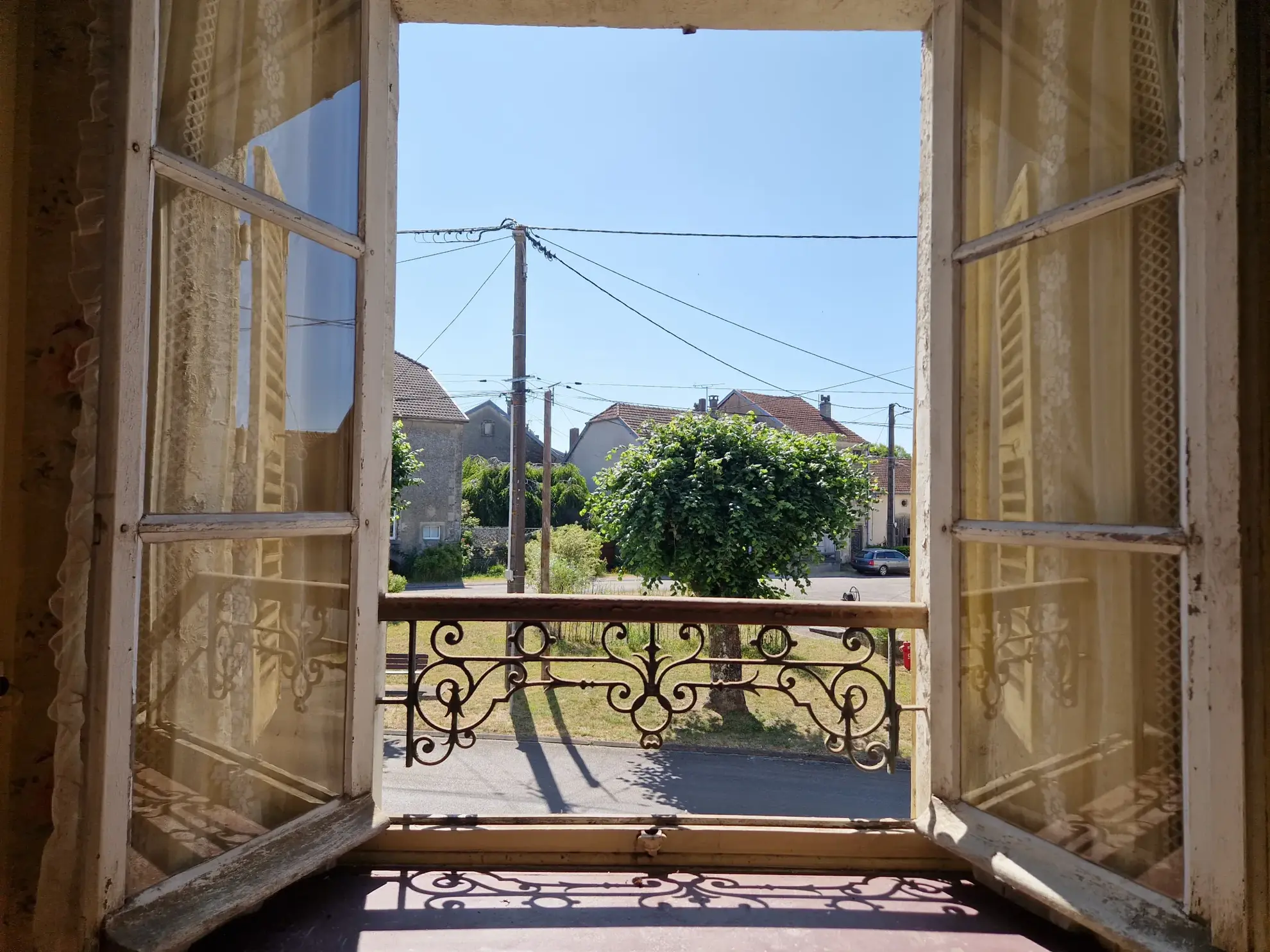 Authentique maison du 18ème siècle avec jardin et charme historique dans le Grand Est 