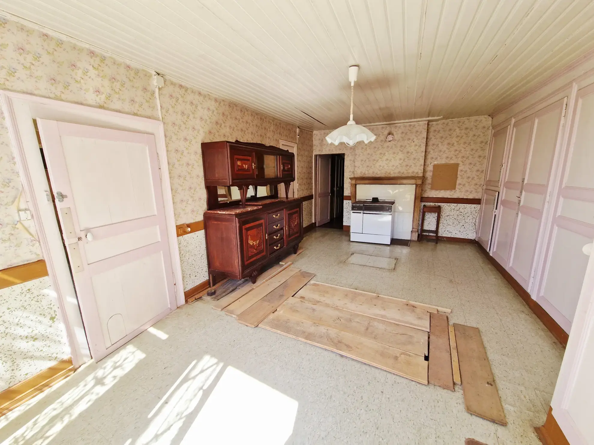 Authentique maison du 18ème siècle avec jardin et charme historique dans le Grand Est 