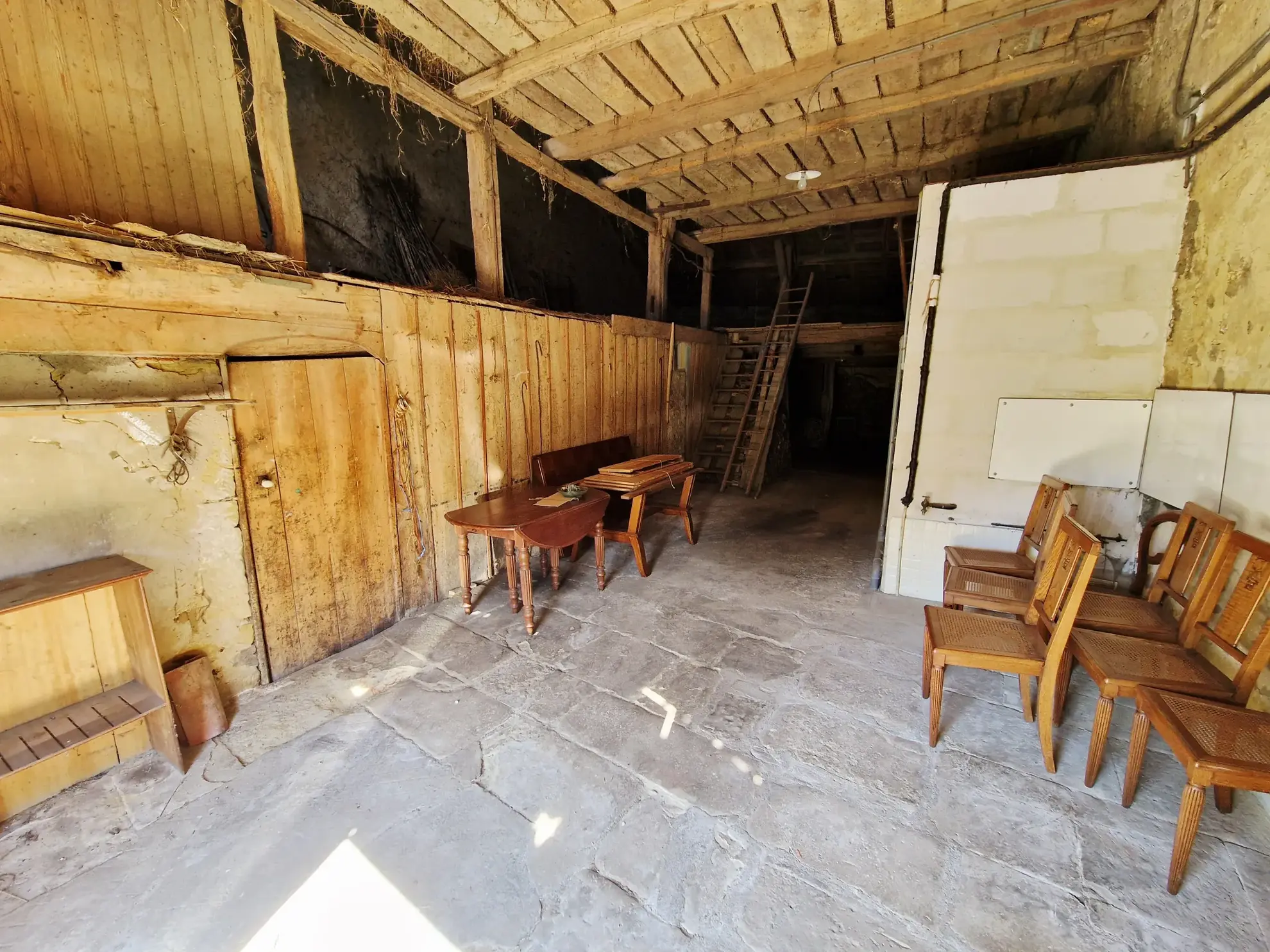 Authentique maison du 18ème siècle avec jardin et charme historique dans le Grand Est 