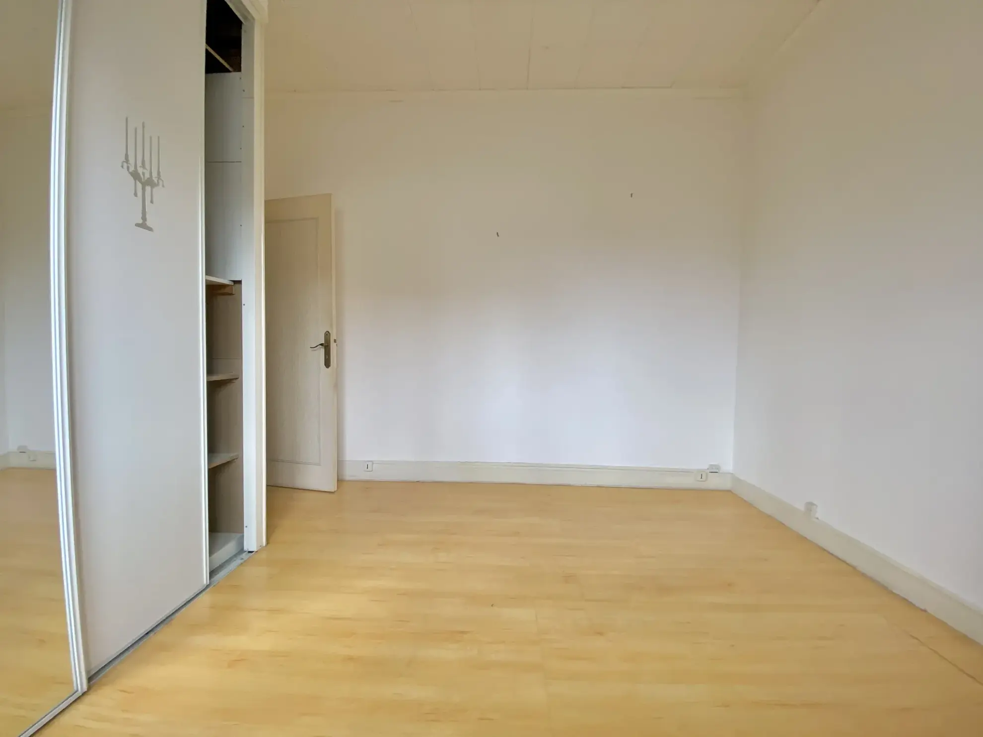 Appartement 4 pièces à Cergy le Haut avec balcon et garage 