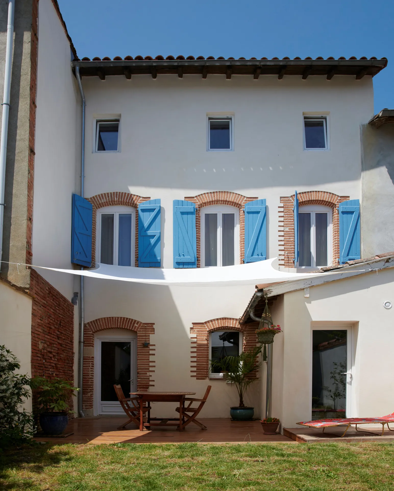 Maison de ville rénovée de 180 m² avec jardin à Saint Sulpice sur Lèze 