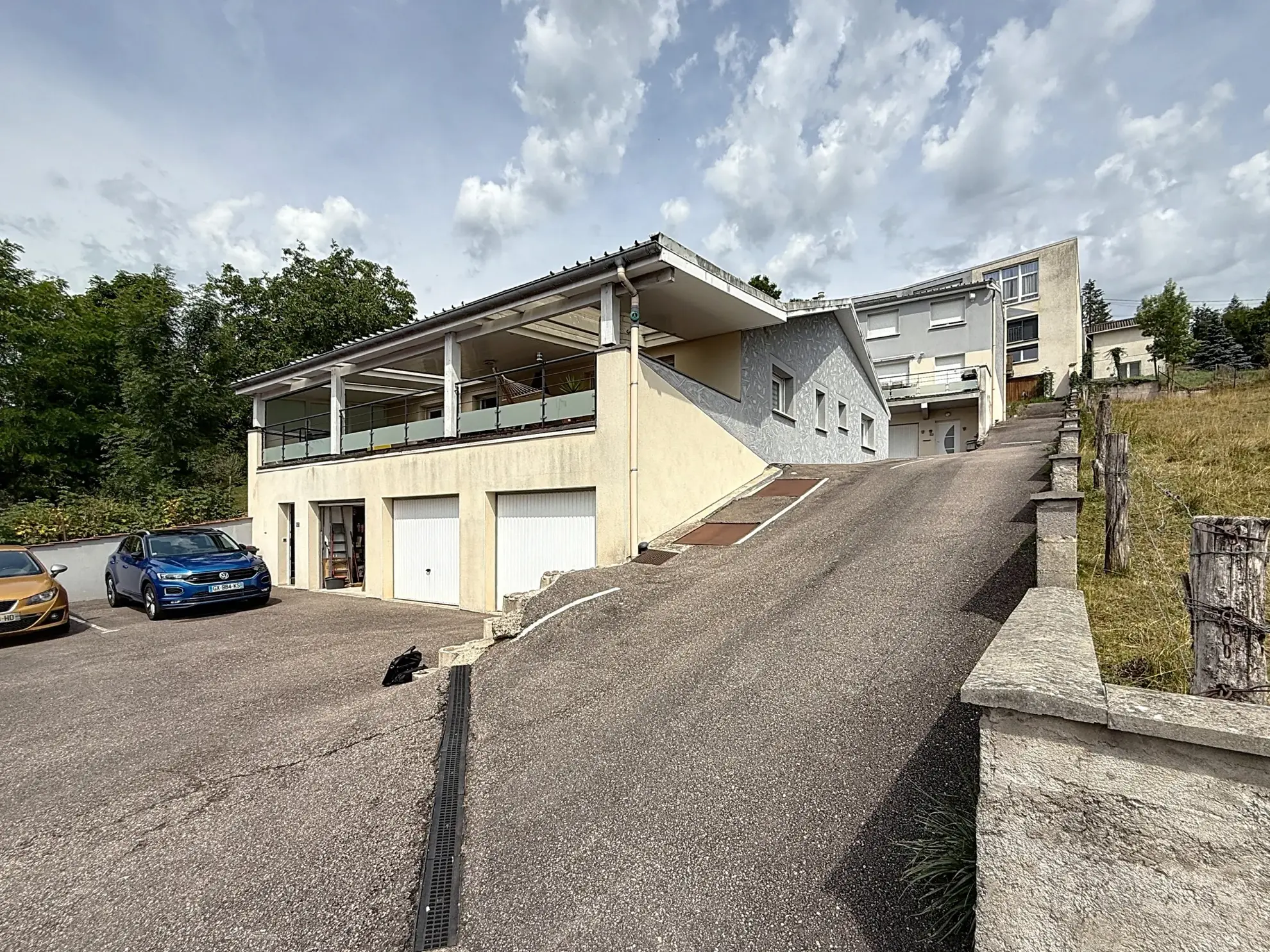 Appartement indépendant de 125 m² avec terrasse et garage à Ambacourt – Opportunité rare 