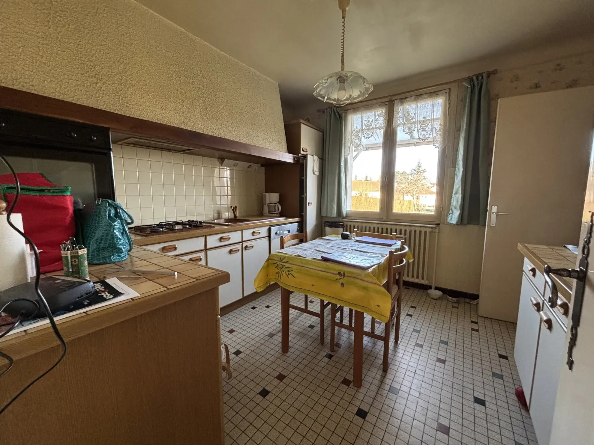 Maison indépendante à La Chapelle Saint Aubin avec grand terrain et potentiel d'extension 