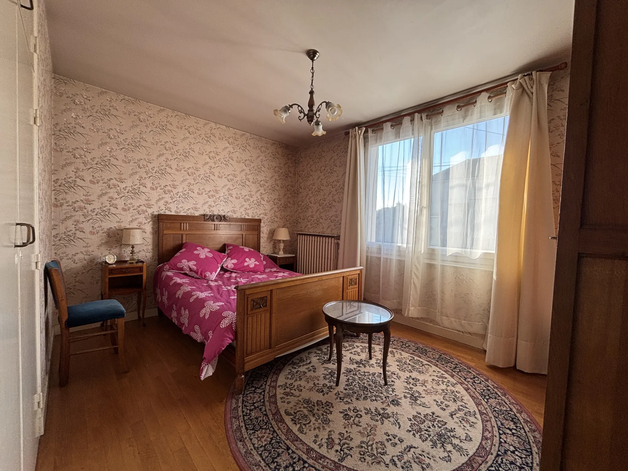 Maison indépendante à La Chapelle Saint Aubin avec grand terrain et potentiel d'extension 