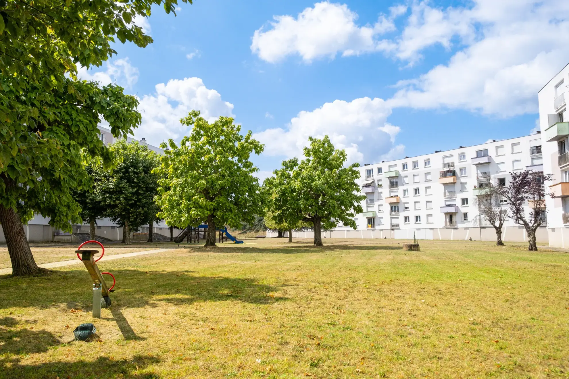 Appartement 4 pièces avec 3 chambres et balcon à Pessac 