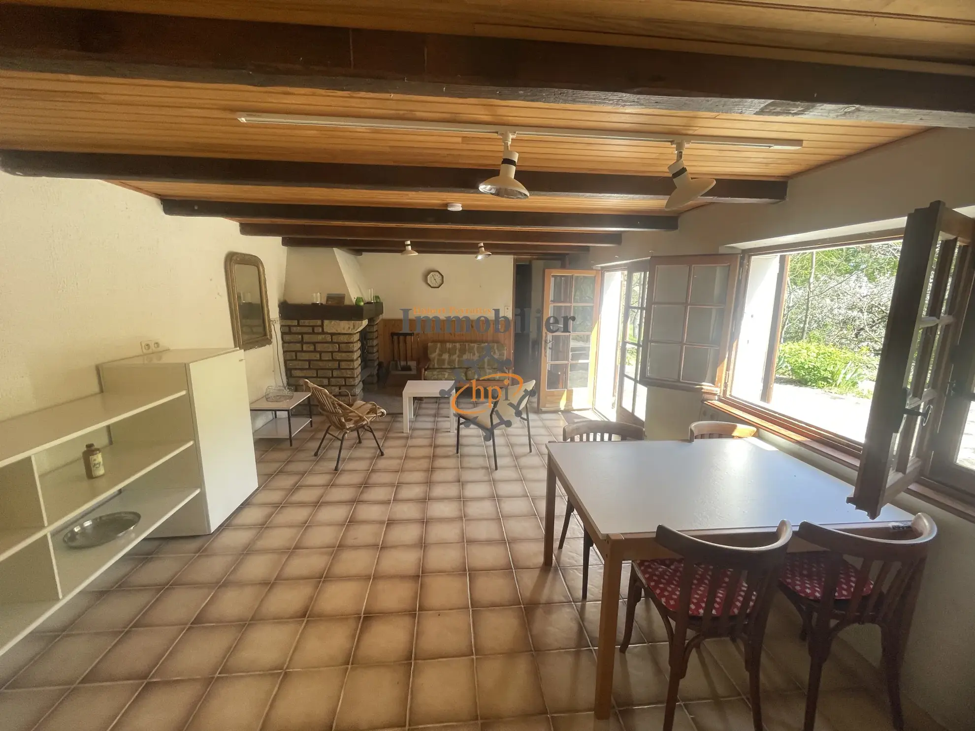 Maison de campagne à Broquiès avec terrain et vue sur la rivière 