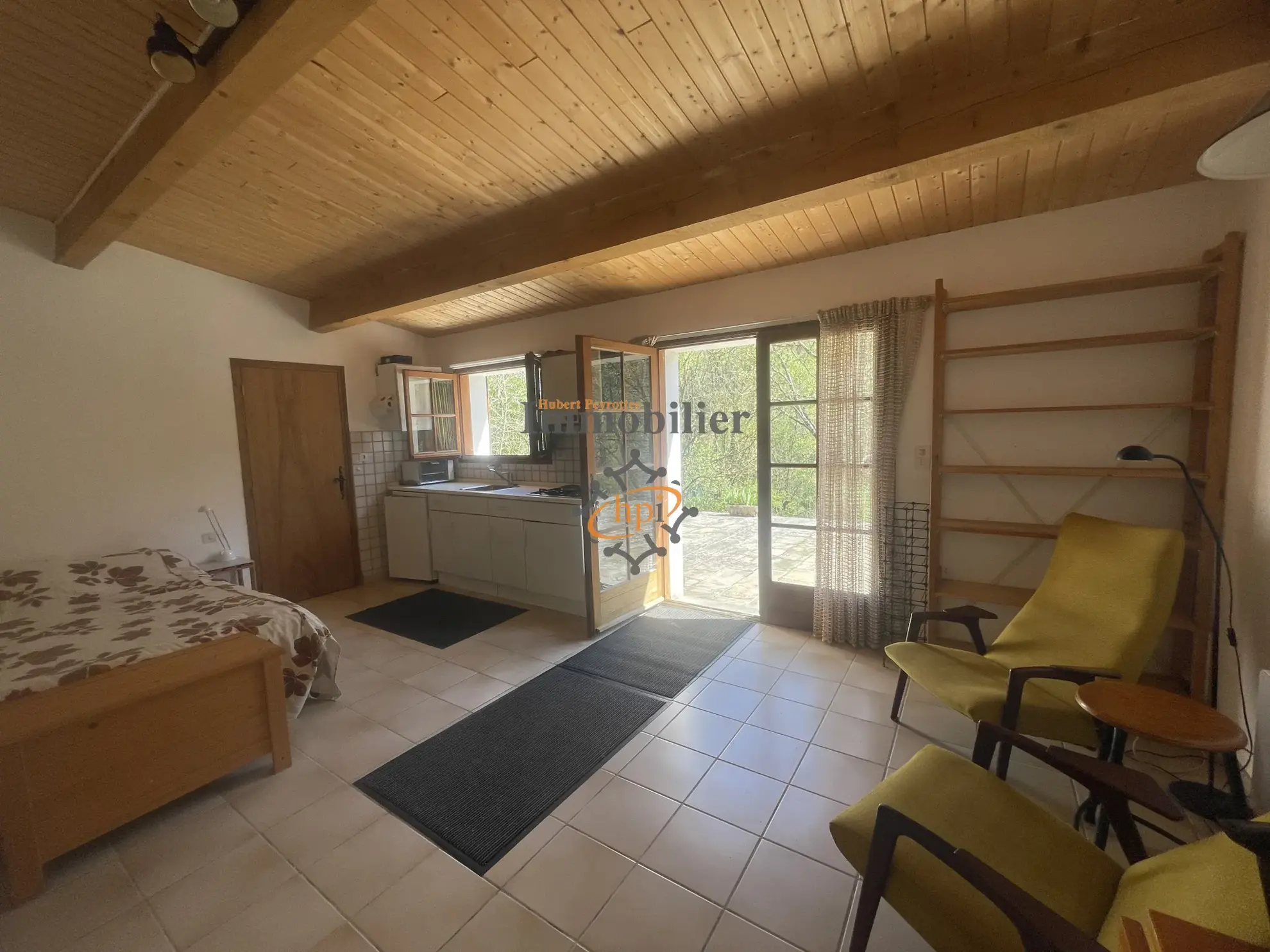 Maison de campagne à Broquiès avec terrain et vue sur la rivière 