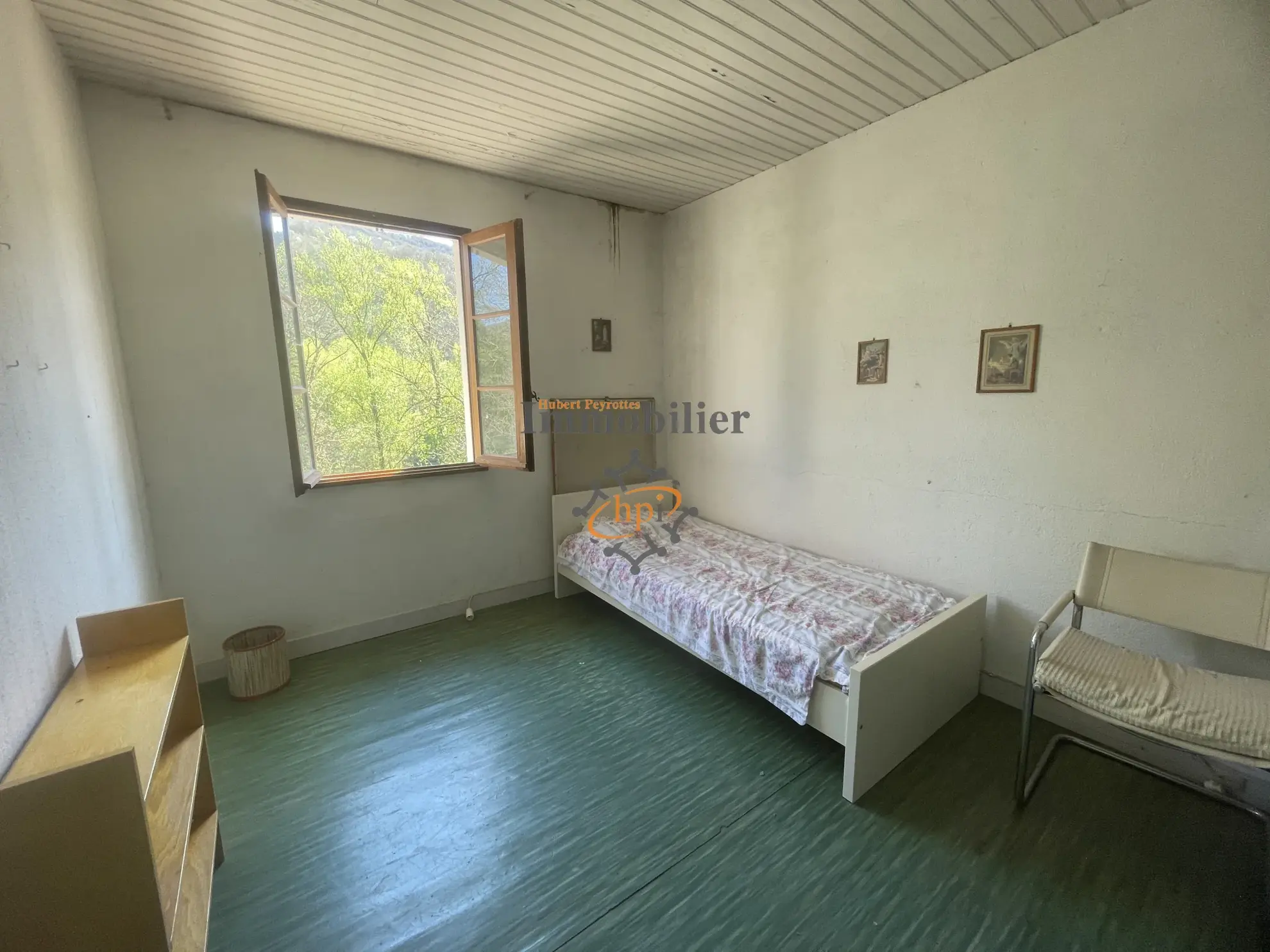 Maison de campagne à Broquiès avec terrain et vue sur la rivière 