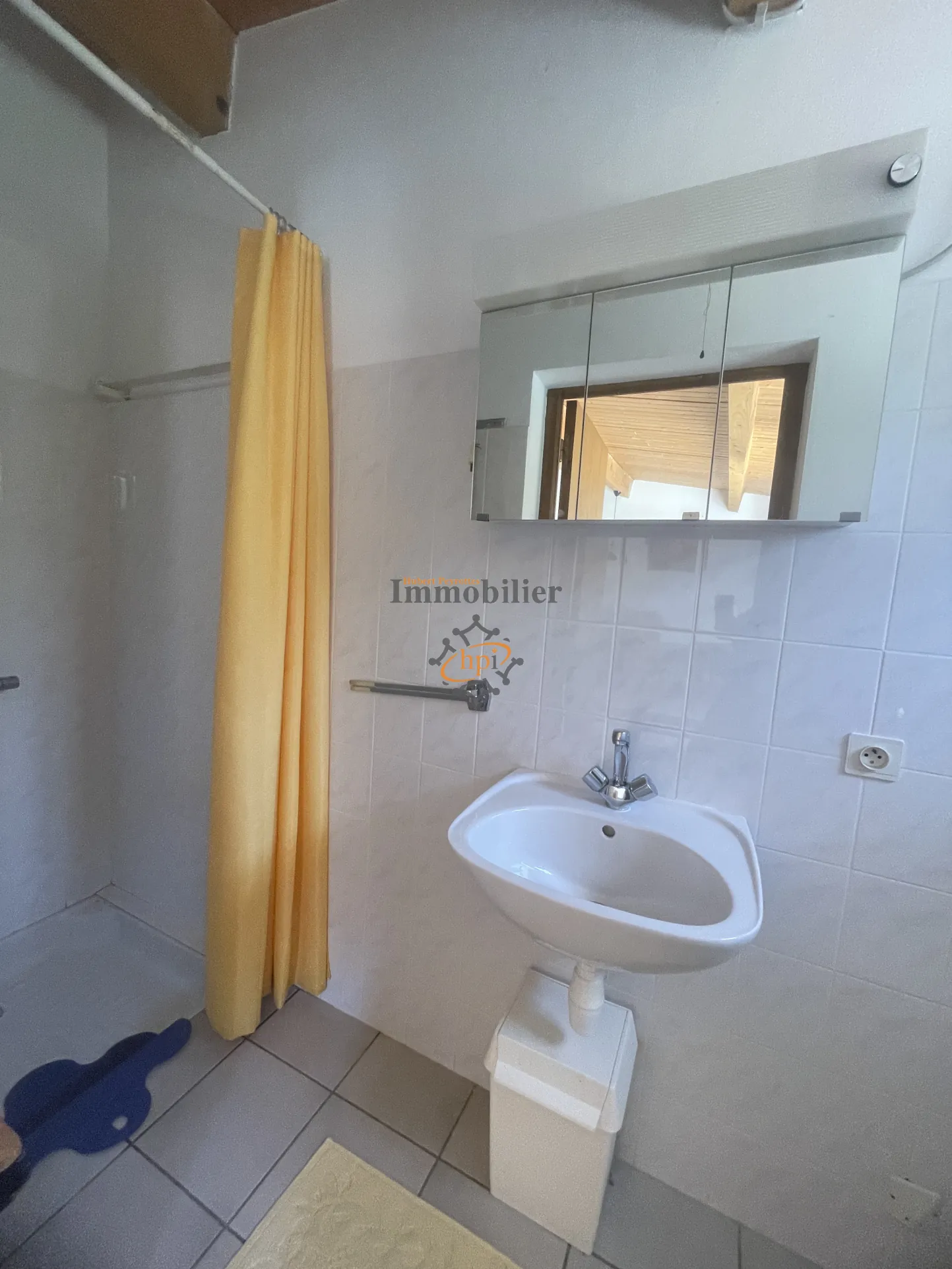 Maison de campagne à Broquiès avec terrain et vue sur la rivière 