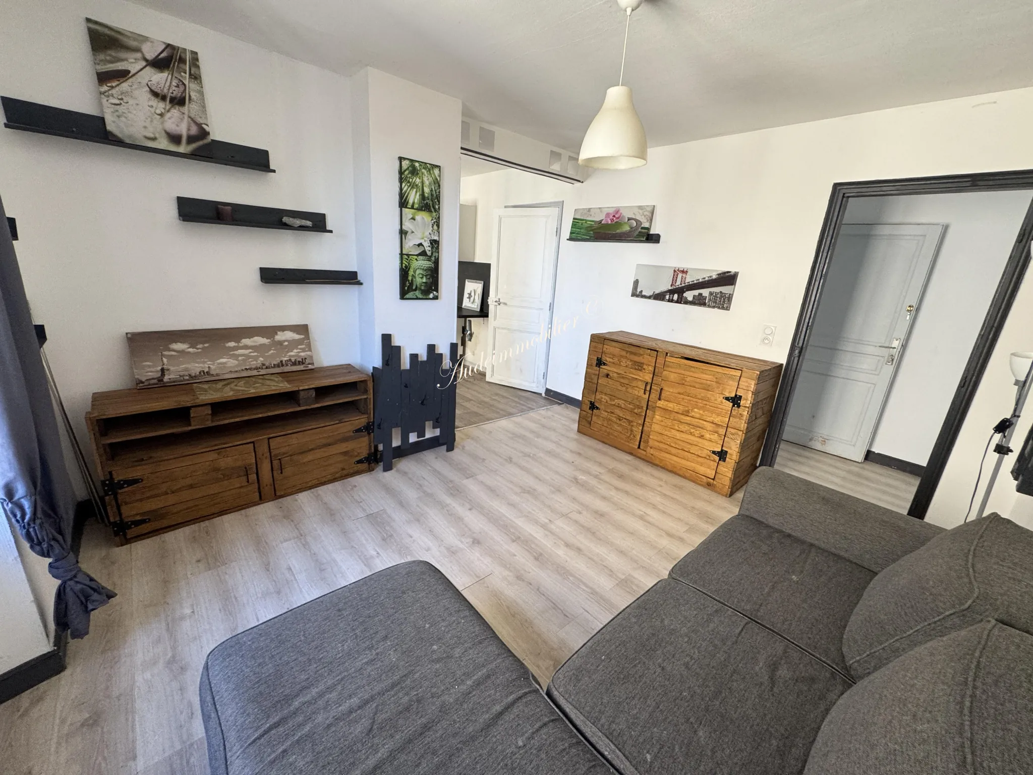 Immeuble de 3 appartements avec jardin et dépendances à Malvies, proche Limoux 