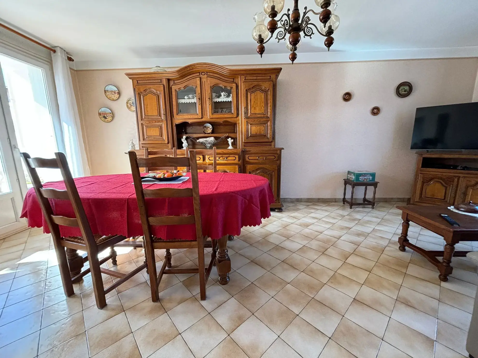 Maison 3 chambres avec garage, terrasse et jardin à Pollestres 