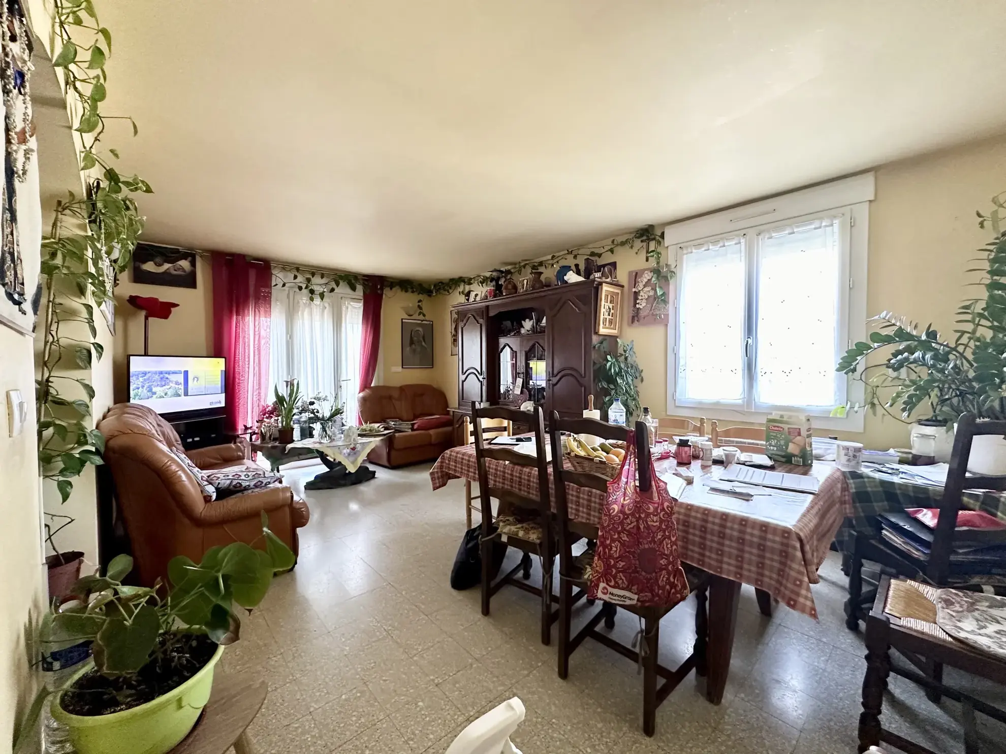 Villa familiale avec piscine, garage et 4 chambres à Vauvert (Gard) 