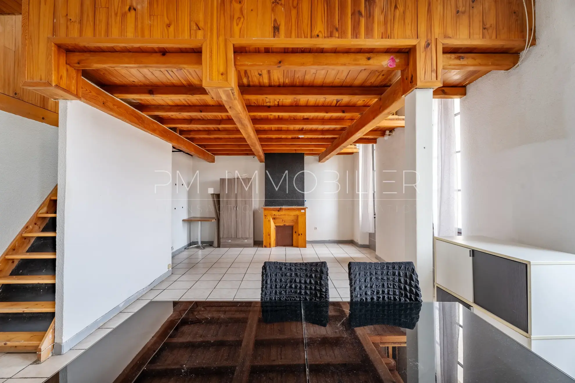 Appartement ancien à rénover de 70 m² dans le quartier des Chutes Lavies à Marseille 