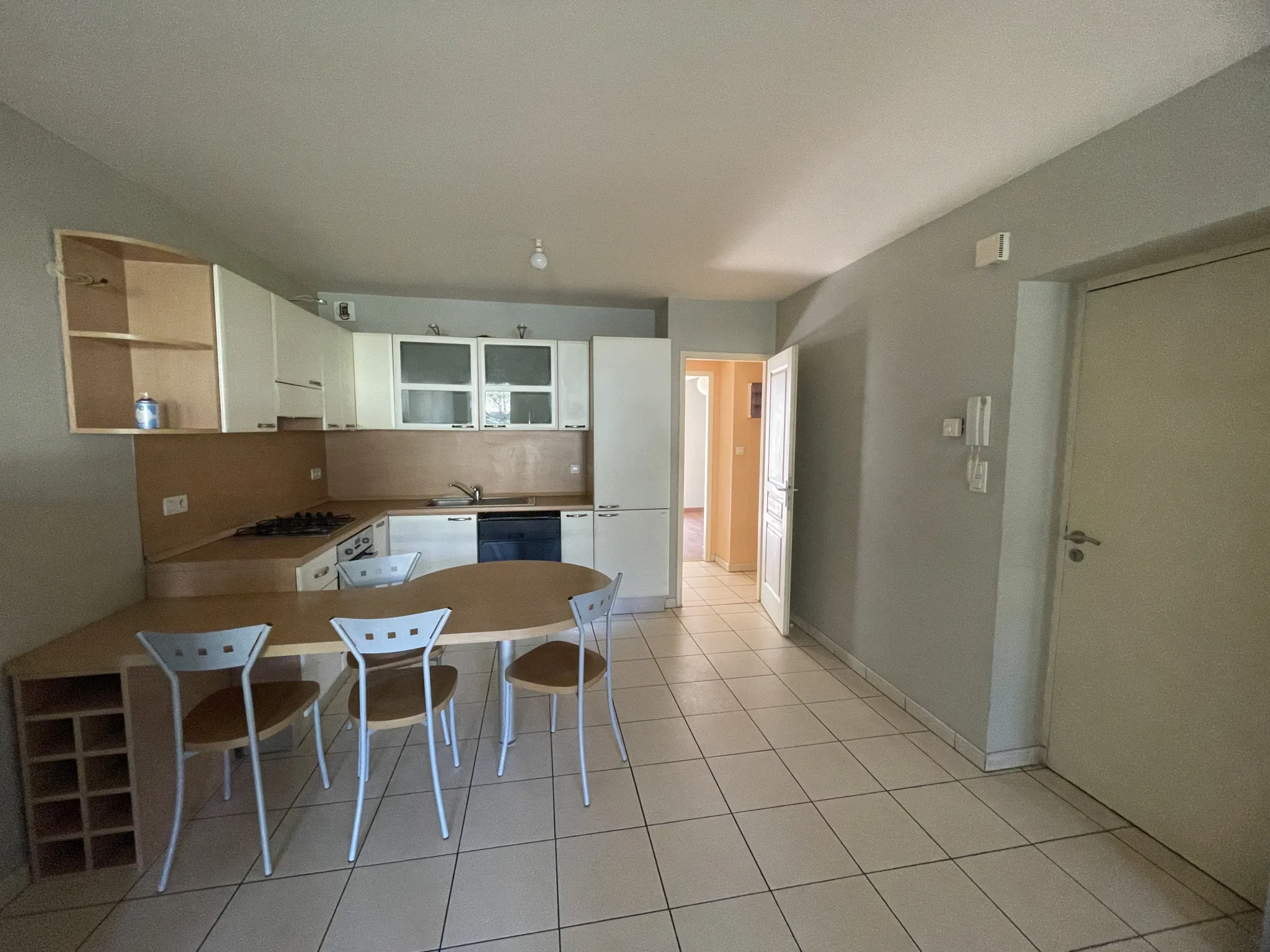 Achat appartement T3 avec terrasse à Saint Affrique – Quartier calme 