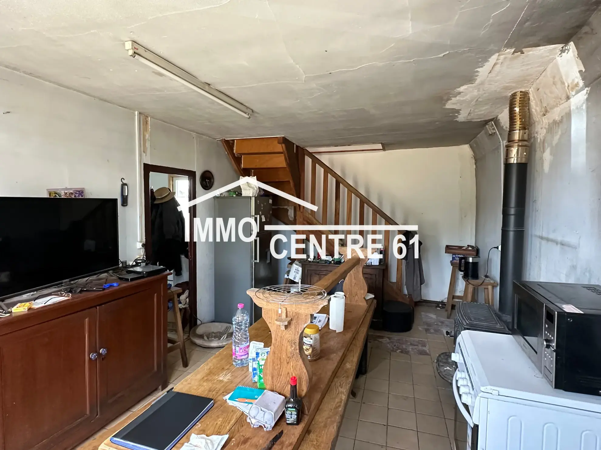 Maison à rénover avec dépendance en campagne à Menil-de-Briouze 