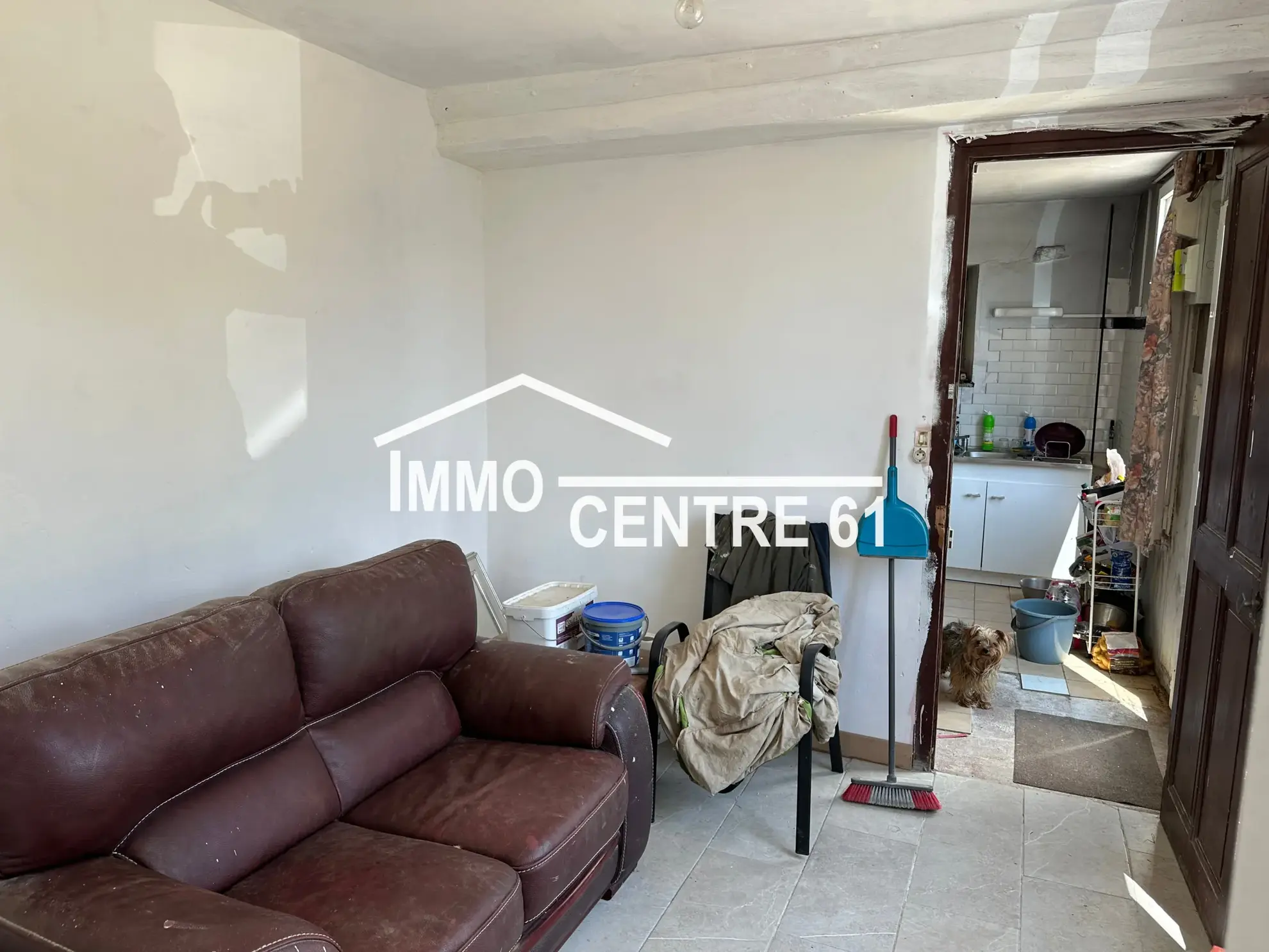 Maison à rénover avec dépendance en campagne à Menil-de-Briouze 