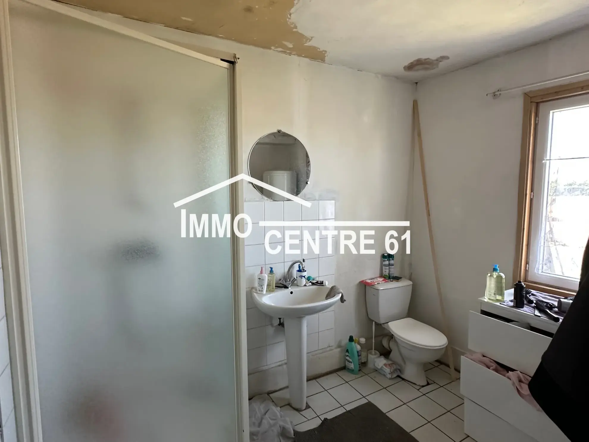 Maison à rénover avec dépendance en campagne à Menil-de-Briouze 