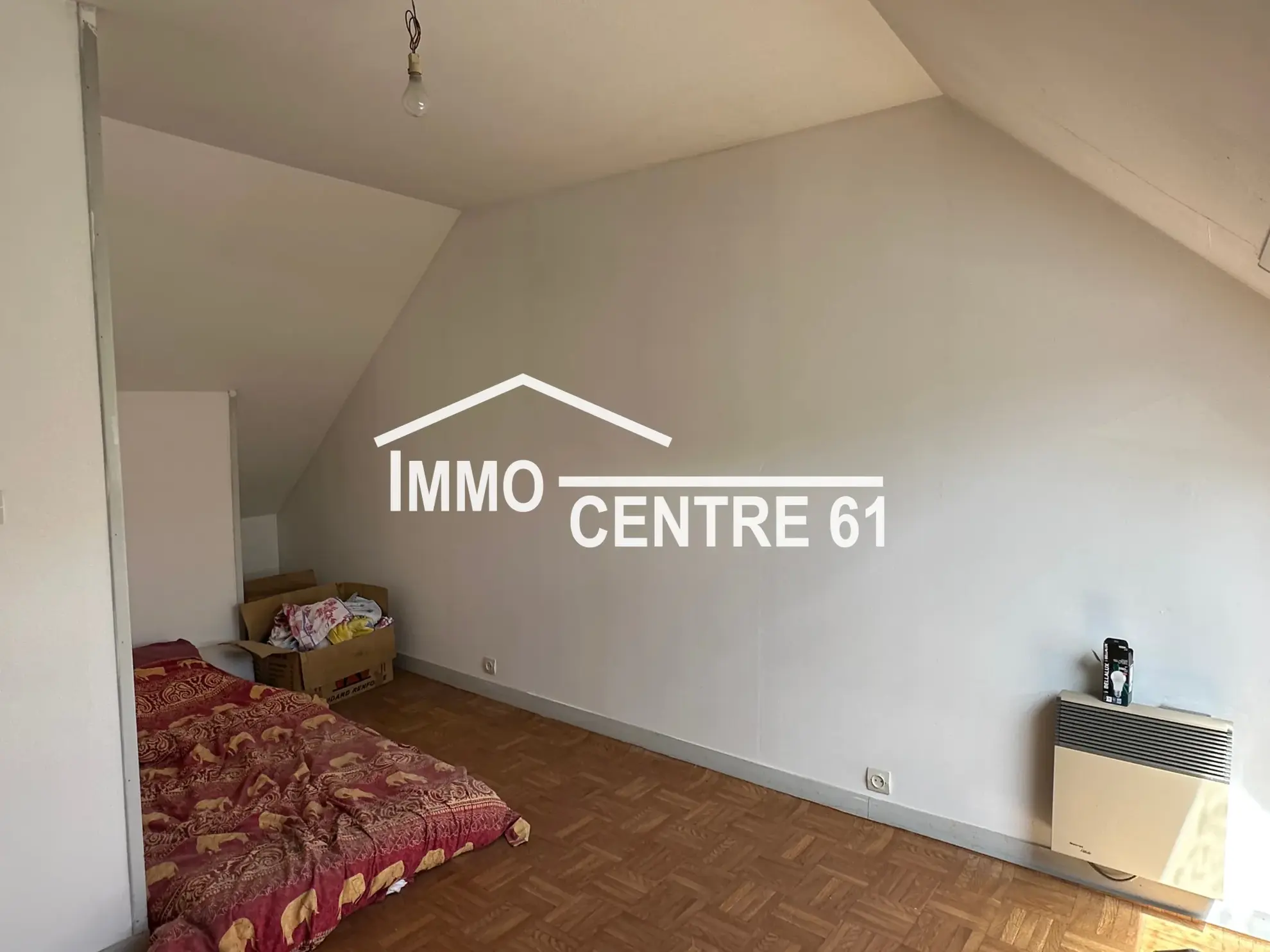 Maison à rénover avec dépendance en campagne à Menil-de-Briouze 