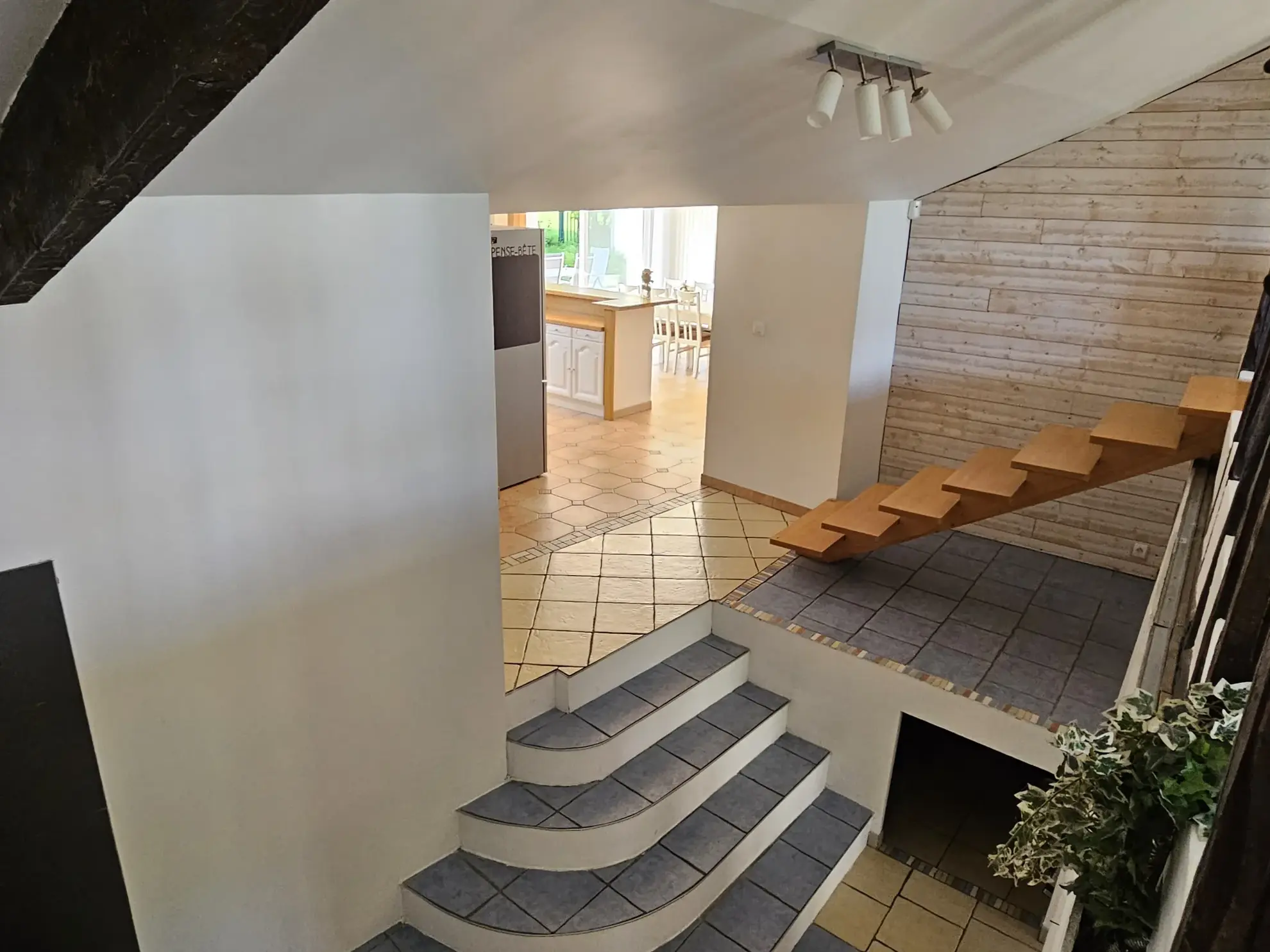 Belle maison familiale avec piscine à Louvemont - 215 m², terrain de 1437 m² 