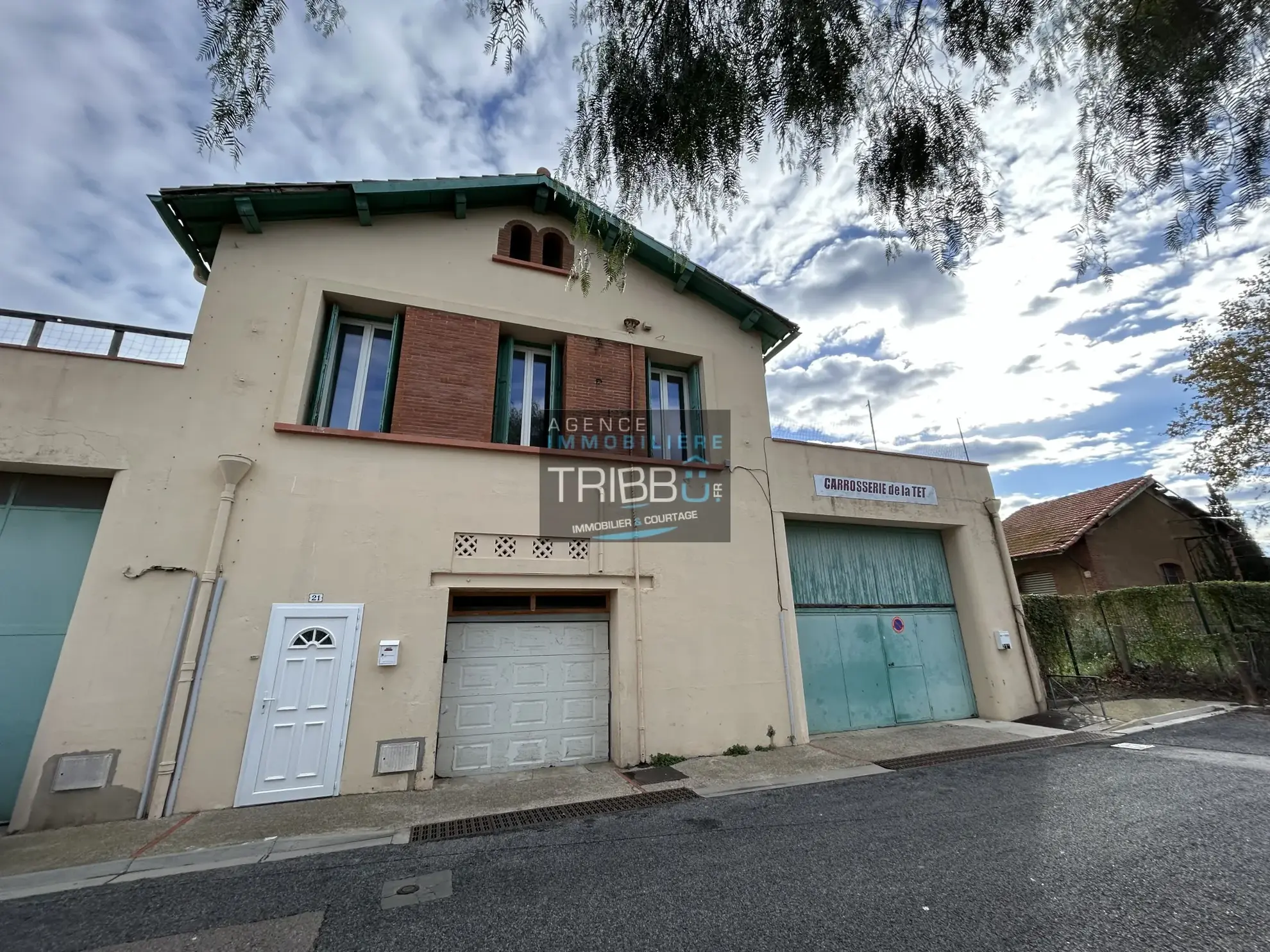 Maison de village de 59 m² avec grand garage et terrasses à Saint-Féliu-d'Avall 