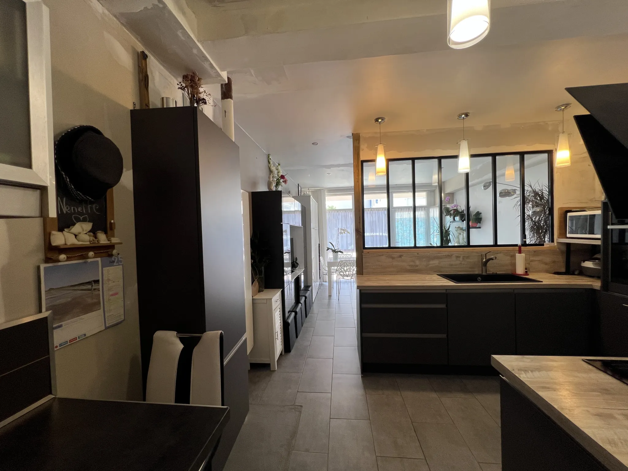 Charmant appartement de 48m² à La Chaume, proche commerces et quais, à personnaliser 