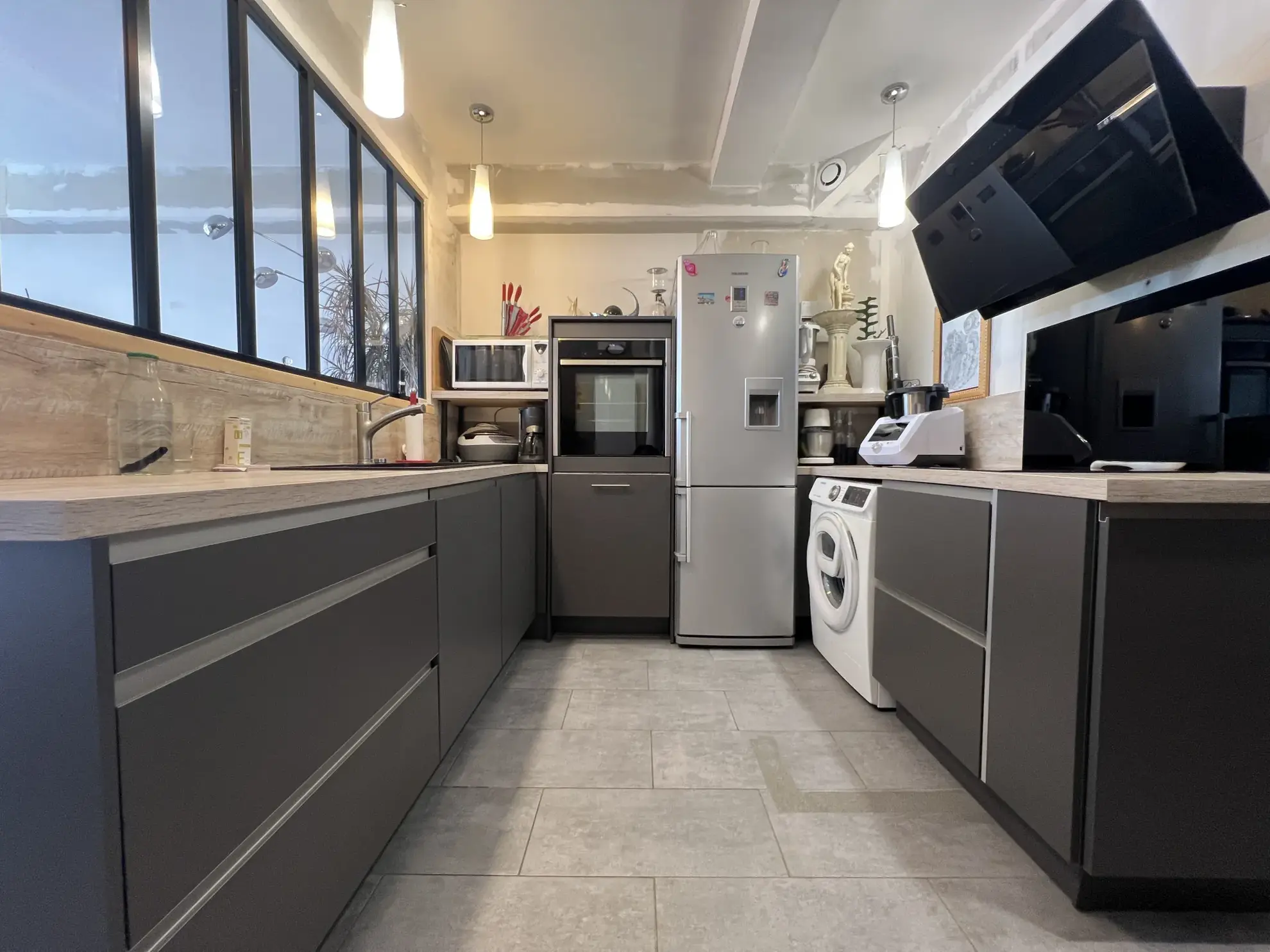 Charmant appartement de 48m² à La Chaume, proche commerces et quais, à personnaliser 