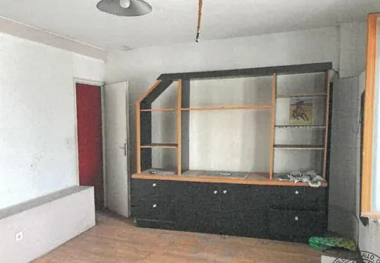 Maison T5 à vendre à Rolleboise – Enchères, jardin et garage - Prix initial 20 000 € 