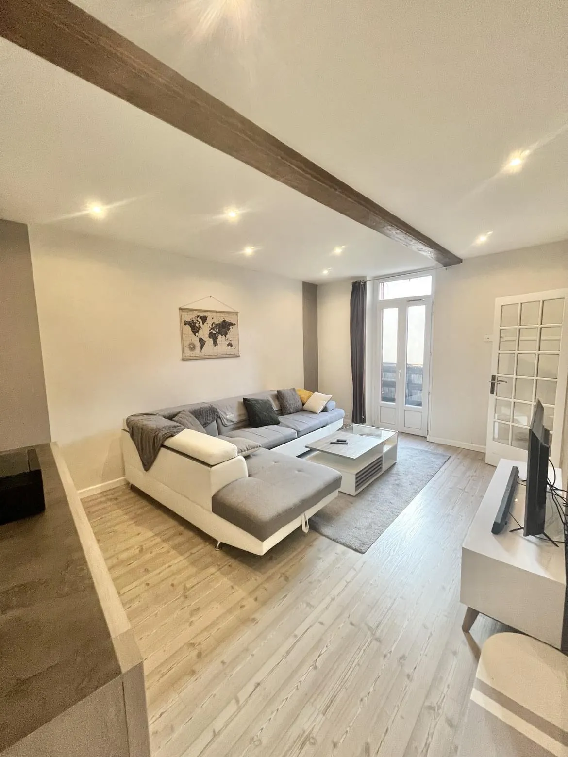 Maison de bourg rénovée à Riom, idéal premier achat ou investissement 