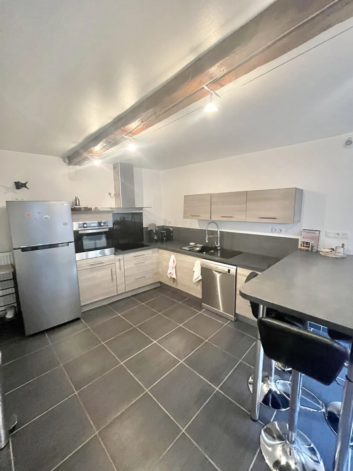 Maison de bourg rénovée à Riom, idéal premier achat ou investissement 