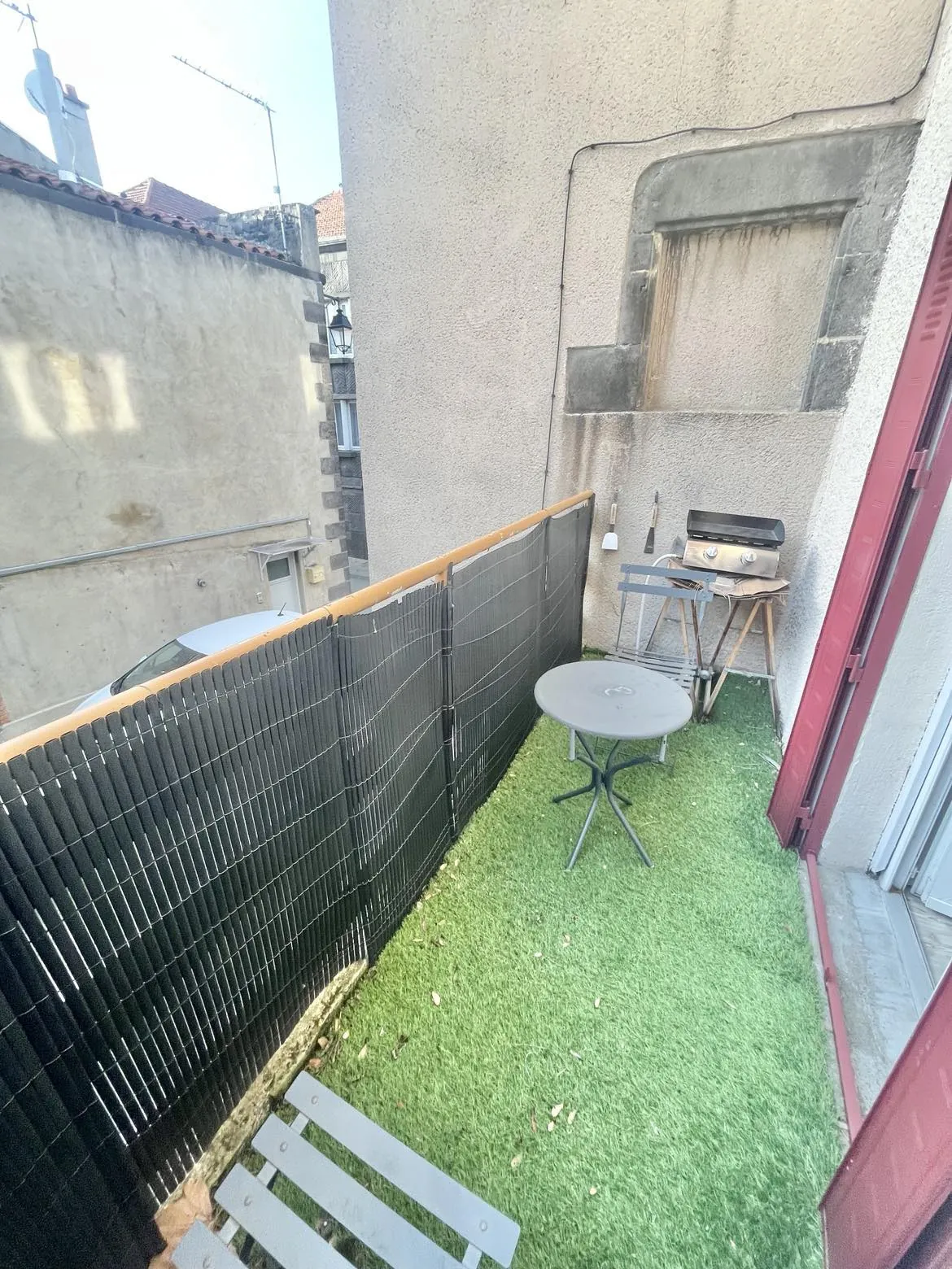 Maison de bourg rénovée à Riom, idéal premier achat ou investissement 