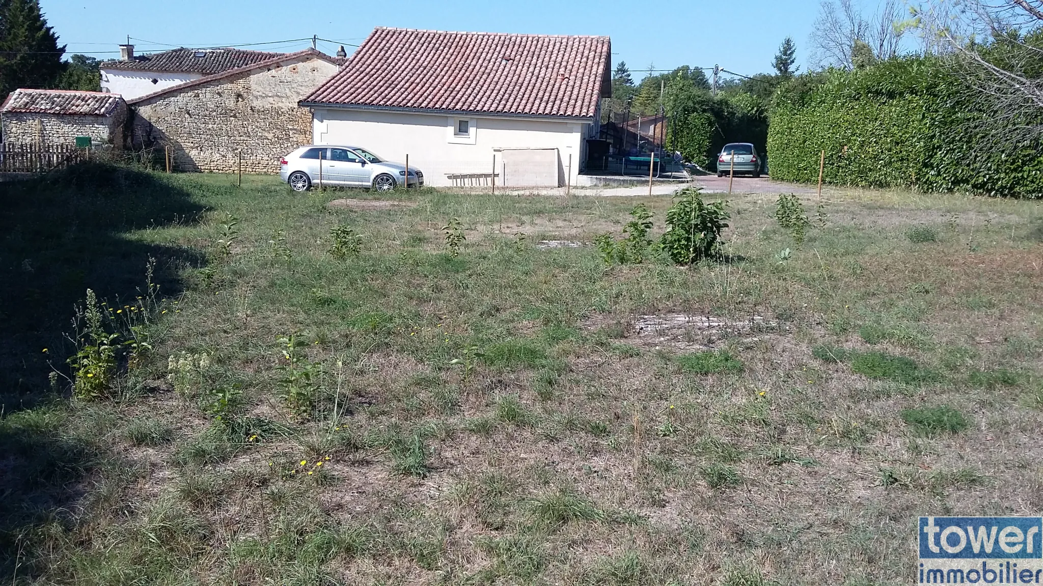 Terrain constructible de 827 m² à Garat, proche Soyaux, idéal pour une maison de plain-pied 