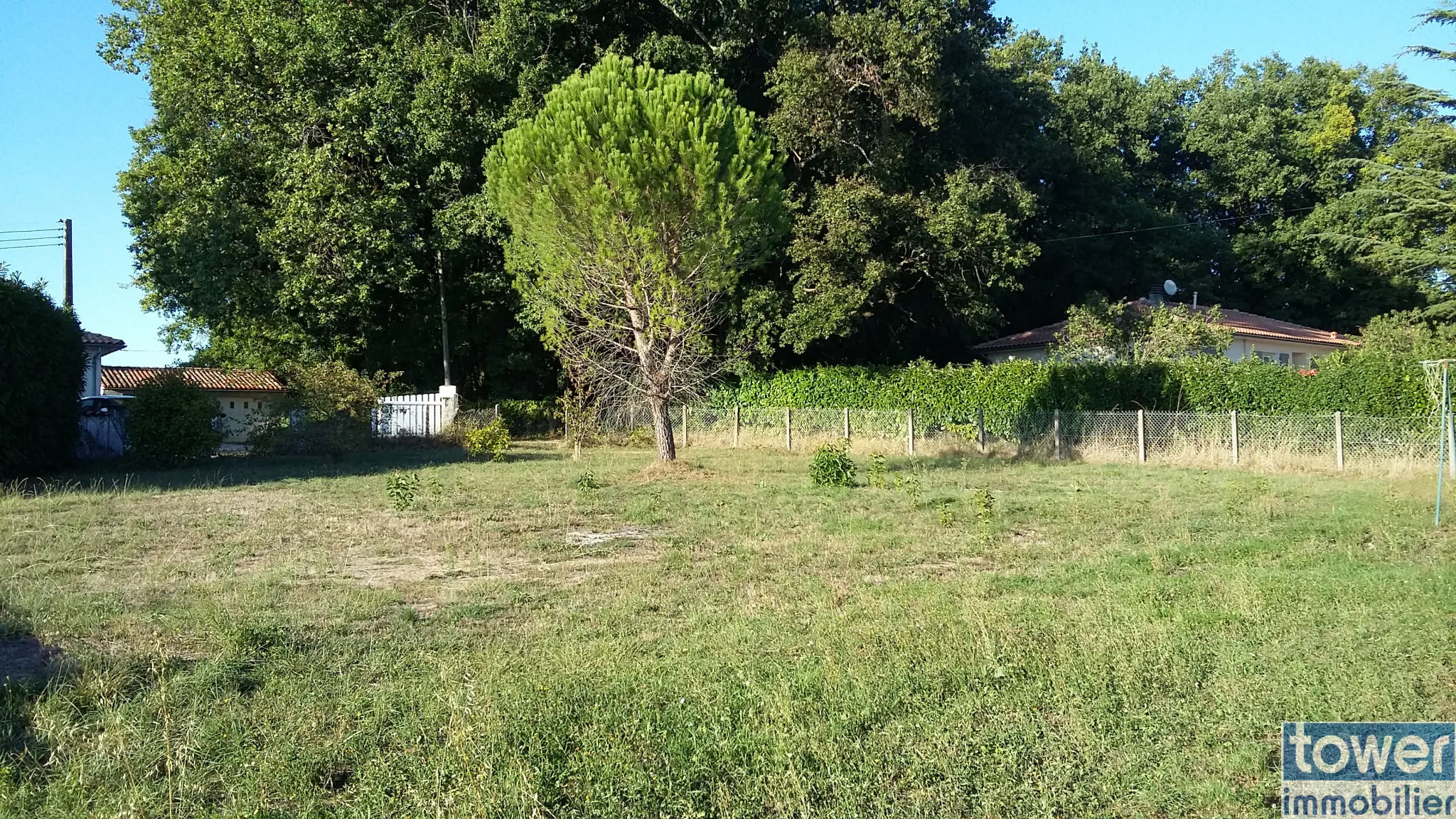 Terrain constructible de 827 m² à Garat, proche Soyaux, idéal pour une maison de plain-pied