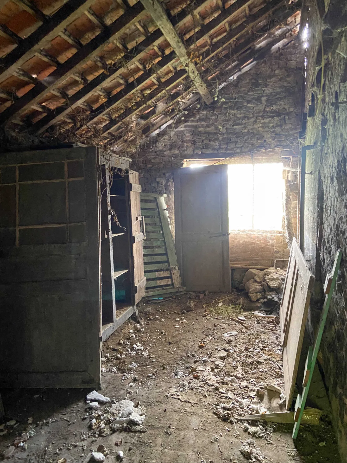 Maison indépendante en pierre et brique à Jeumont avec terrain de 8 ares 