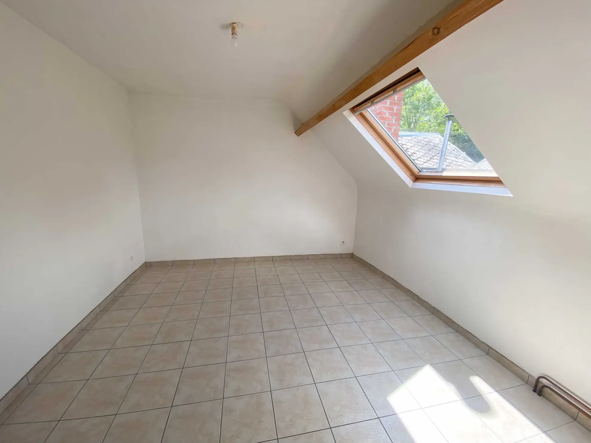 Maison indépendante en pierre et brique à Jeumont avec terrain de 8 ares 