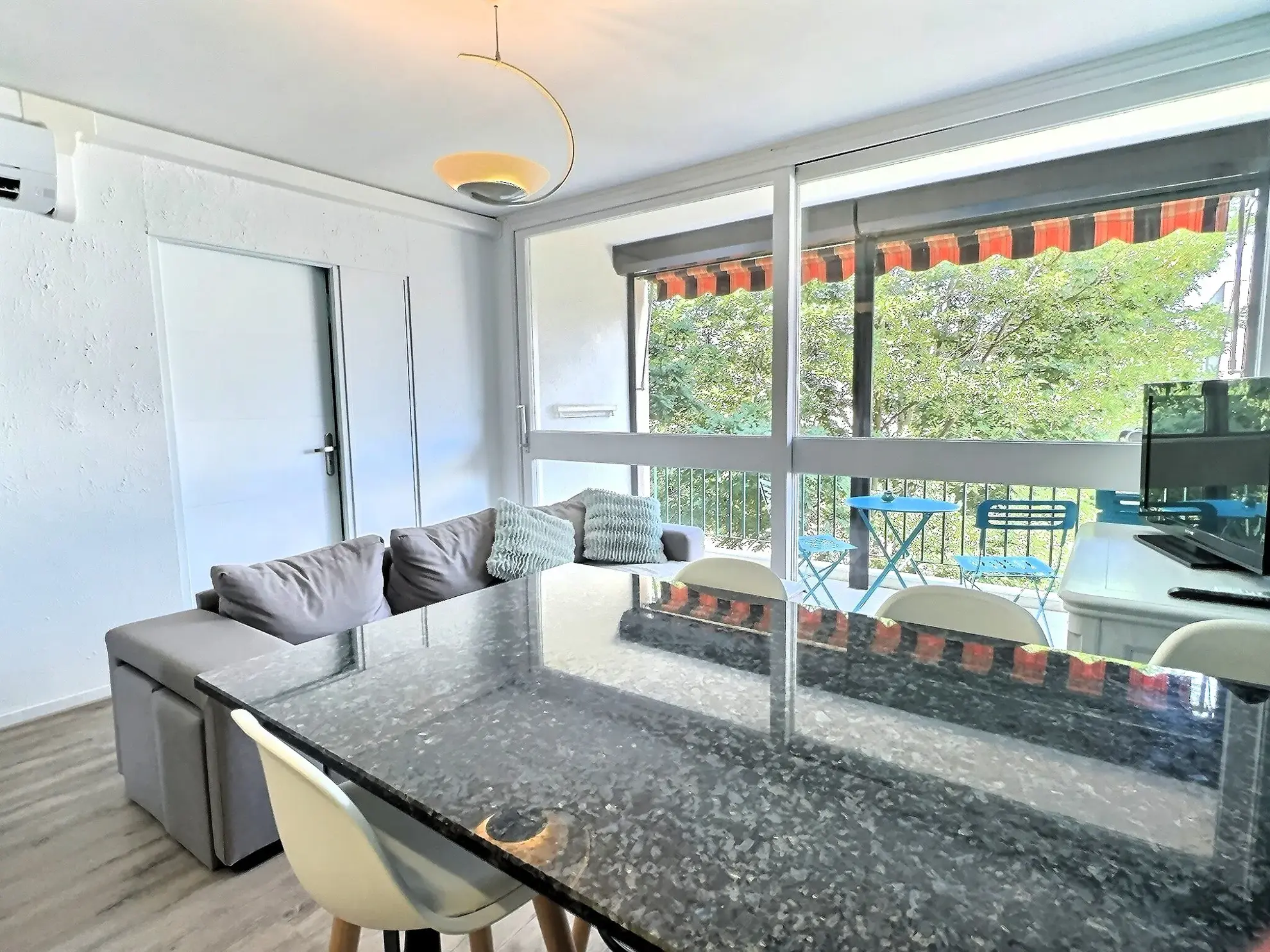 Appartement T3 rénové avec terrasse et parking à Saint-Cyprien, proximité plage et commerces