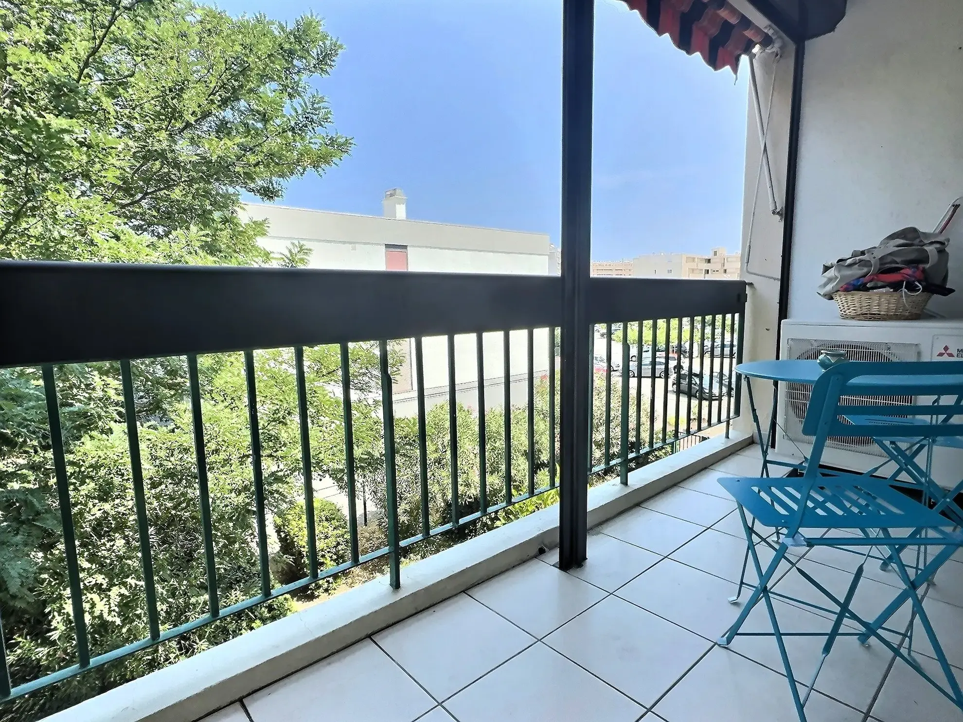 Appartement T3 rénové avec terrasse et parking à Saint-Cyprien, proximité plage et commerces 